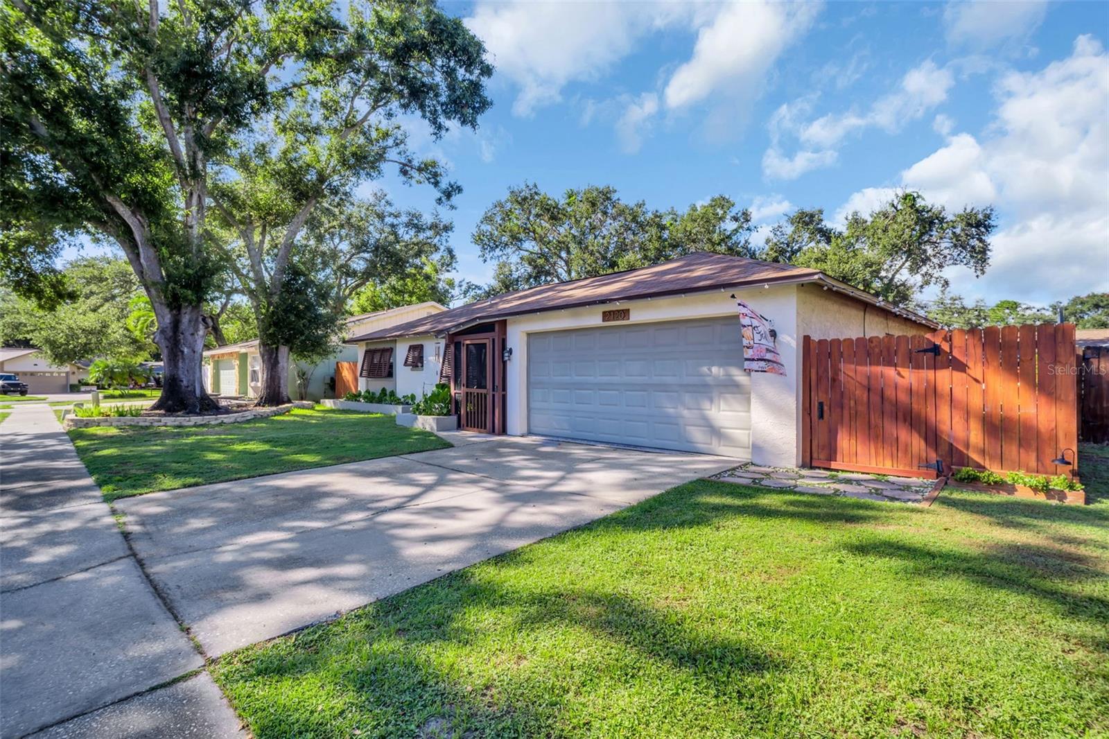 2120 LITTLE BROOK LN