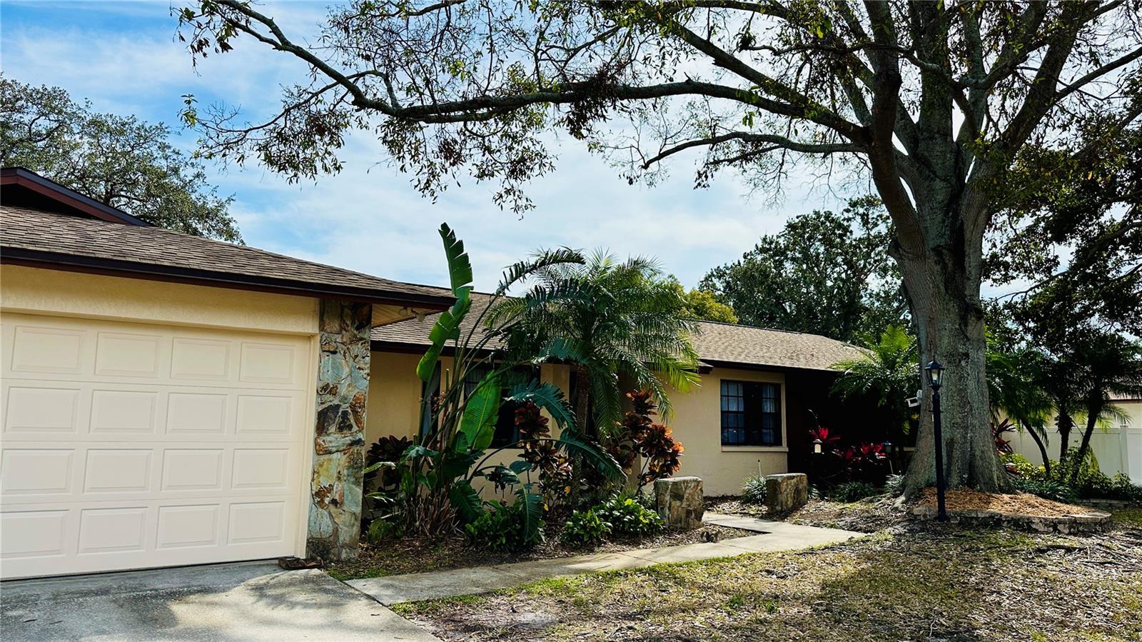 1670 MONTEREY DR