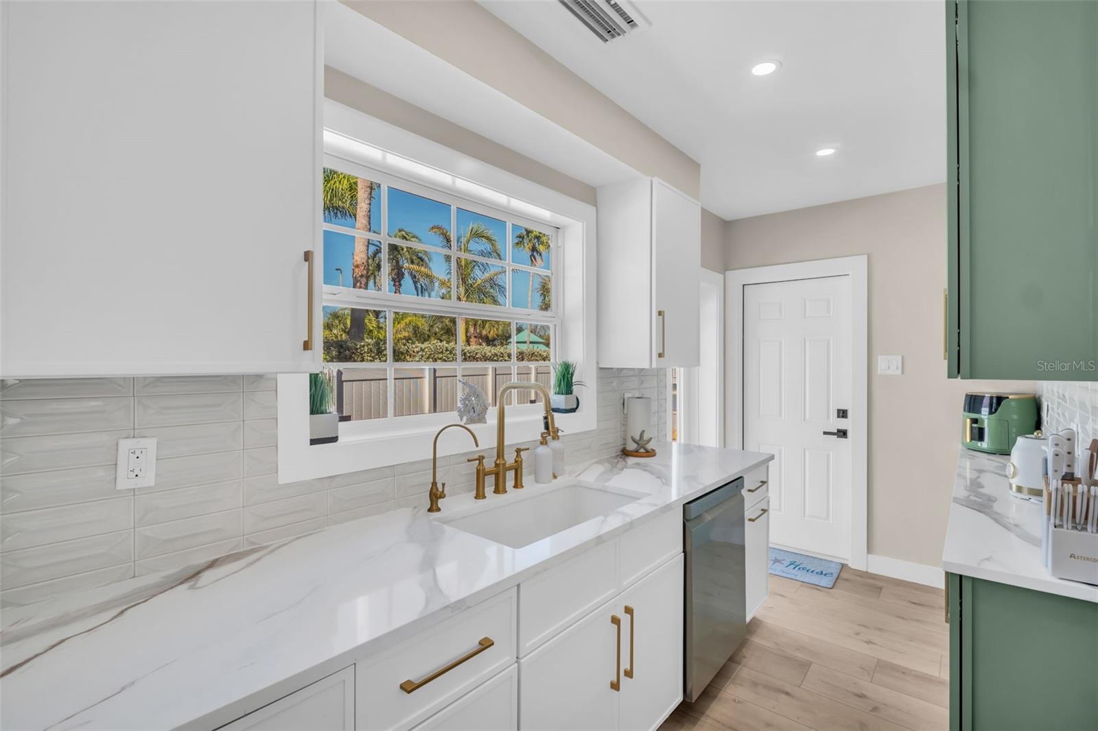 16613 GULF BLVD