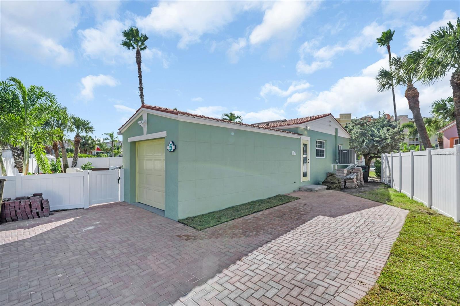 16613 GULF BLVD