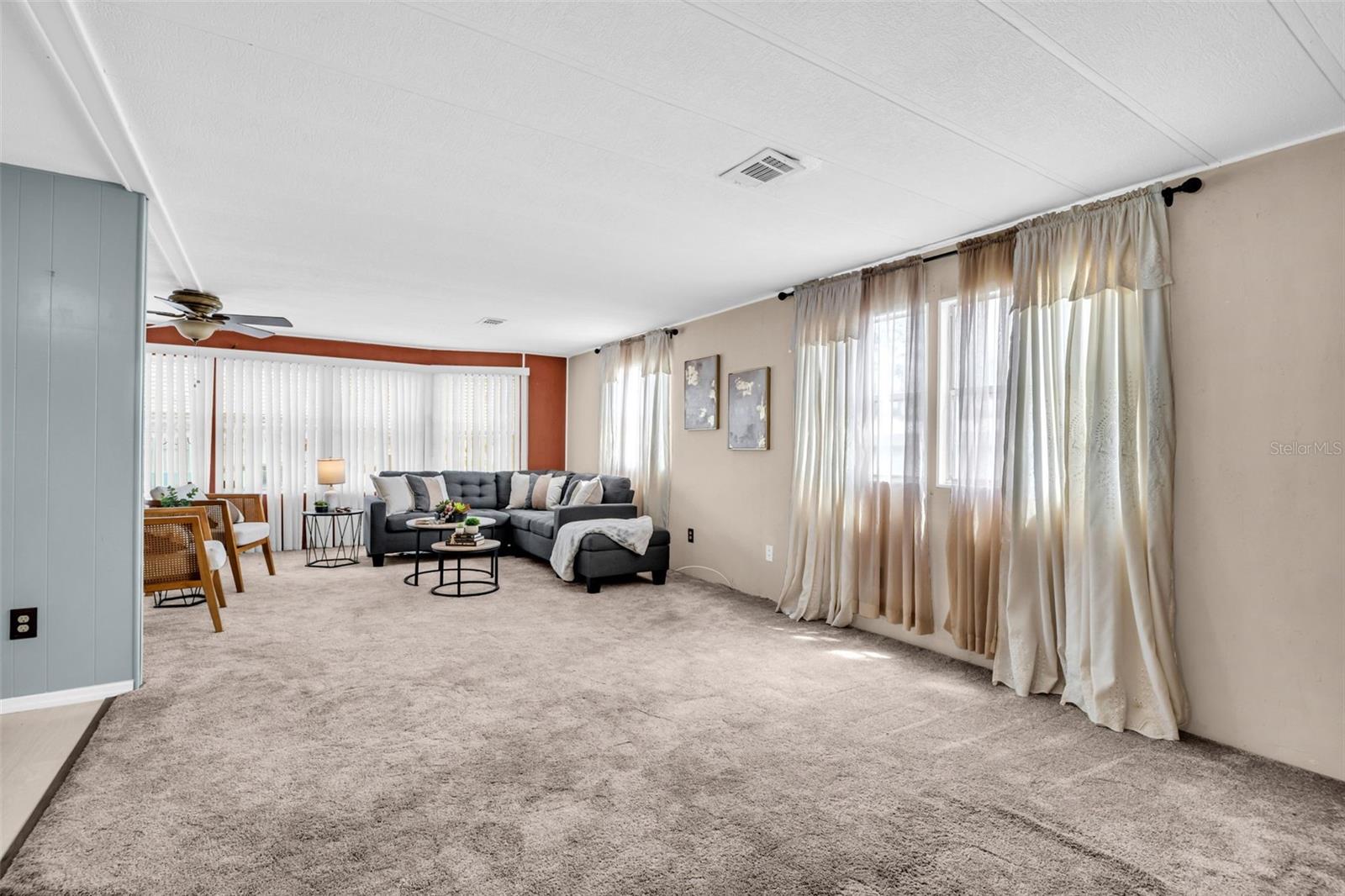 23 MOUNTAIN LAUREL DR
