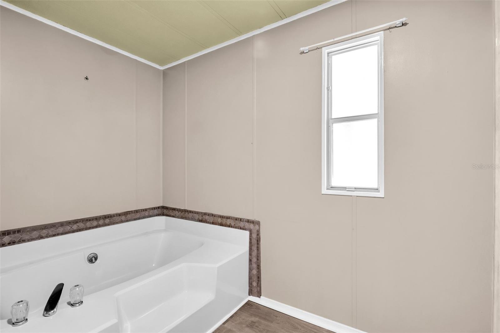 23 MOUNTAIN LAUREL DR