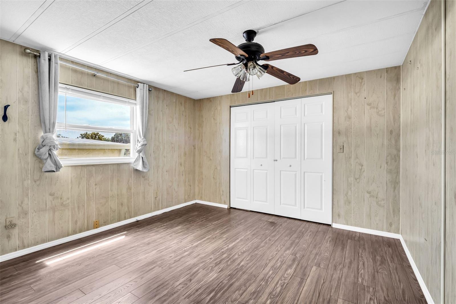 23 MOUNTAIN LAUREL DR