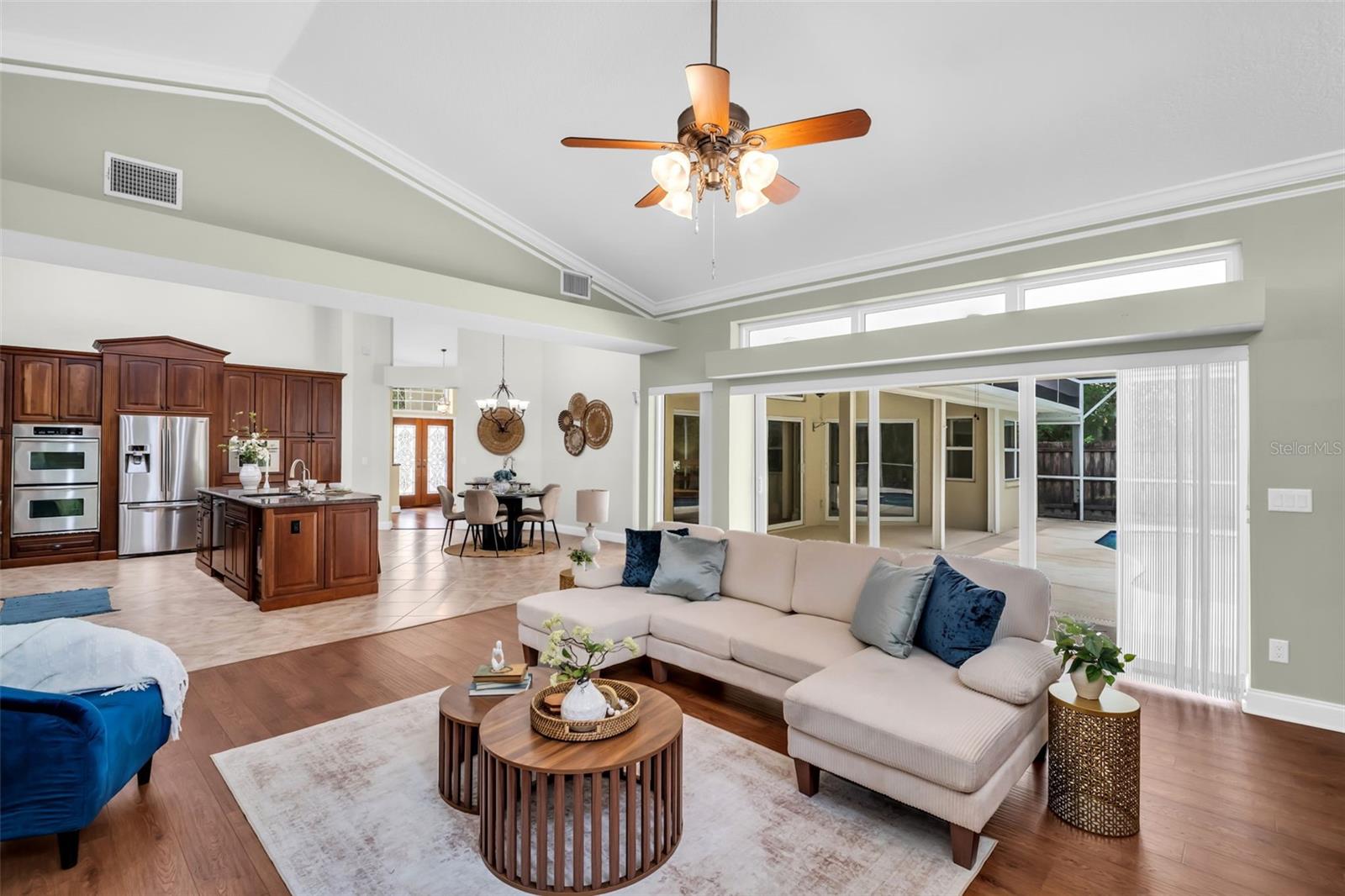 1404 EAST LAKE WOODLANDS PKWY