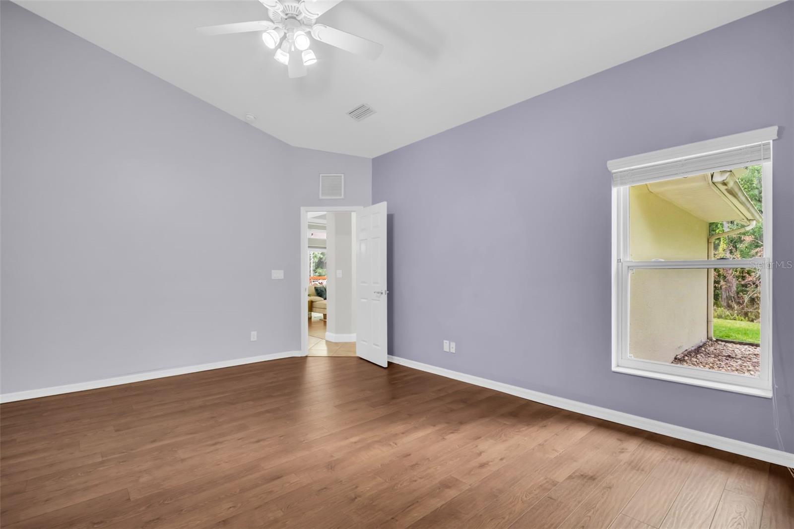 1404 EAST LAKE WOODLANDS PKWY