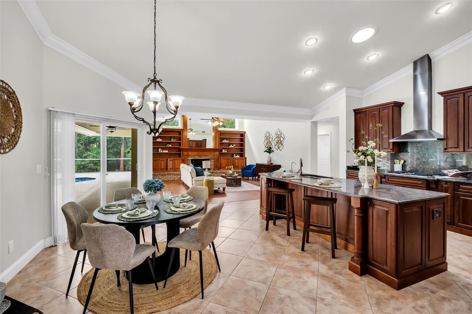 1404 EAST LAKE WOODLANDS PKWY