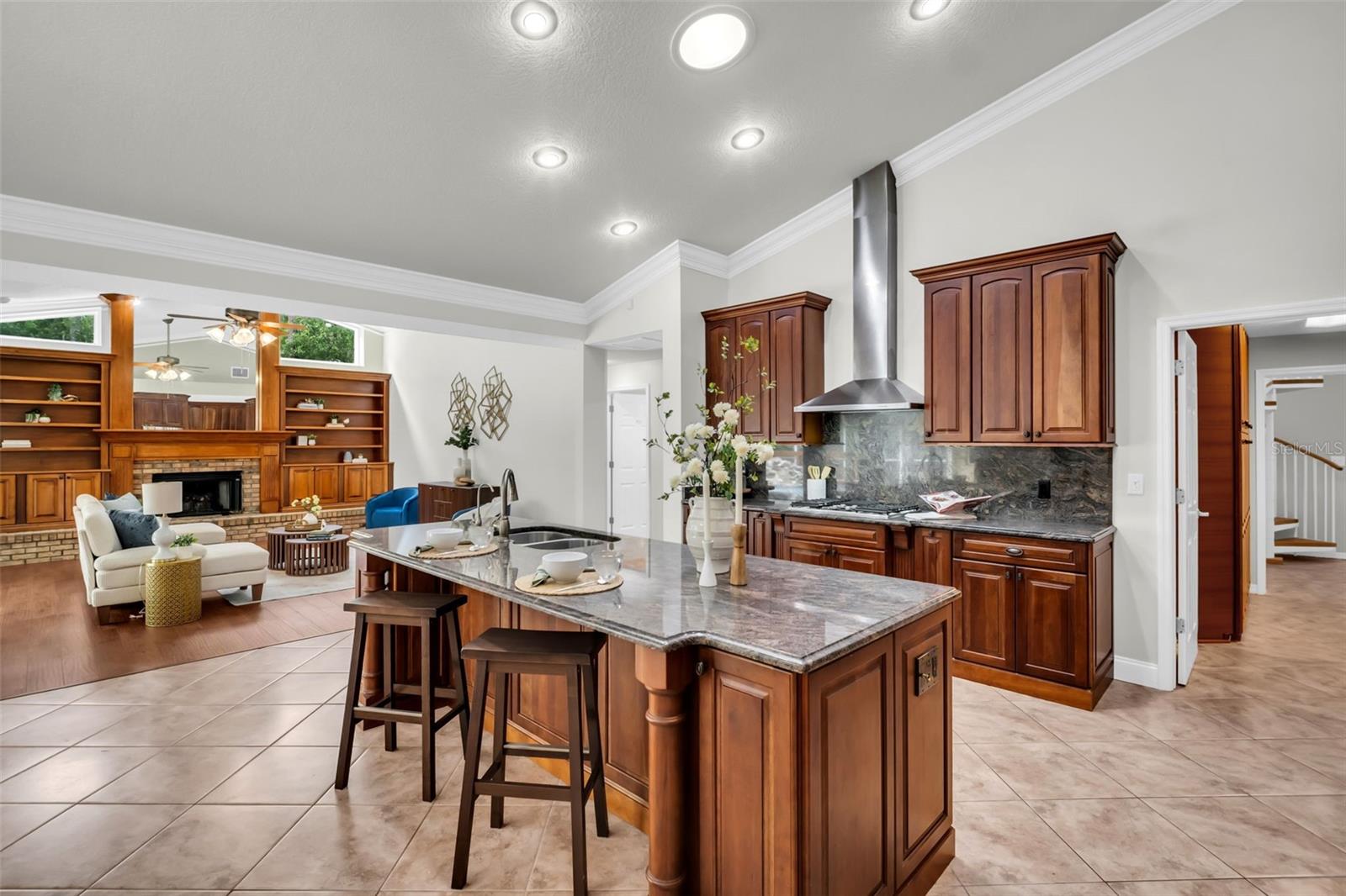 1404 EAST LAKE WOODLANDS PKWY