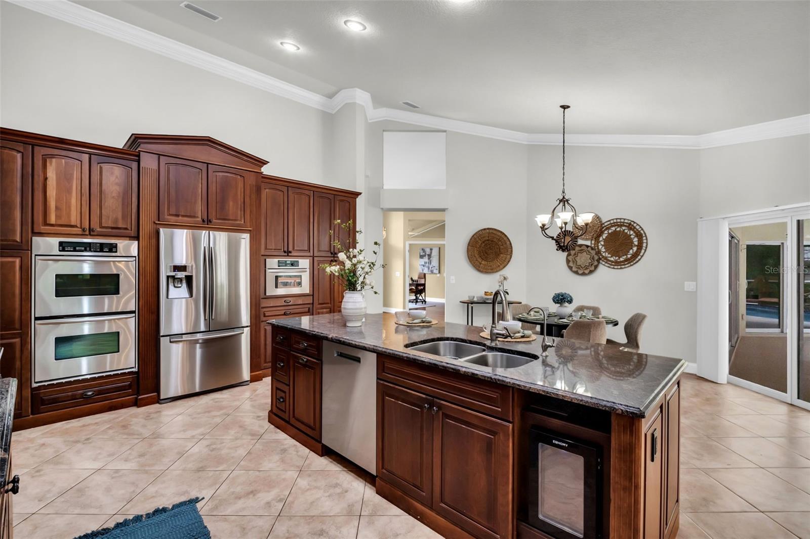 1404 EAST LAKE WOODLANDS PKWY