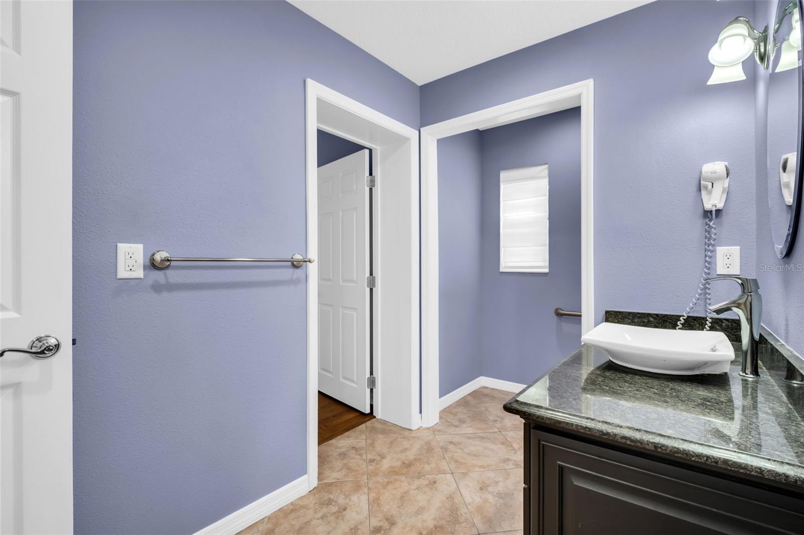 1404 EAST LAKE WOODLANDS PKWY