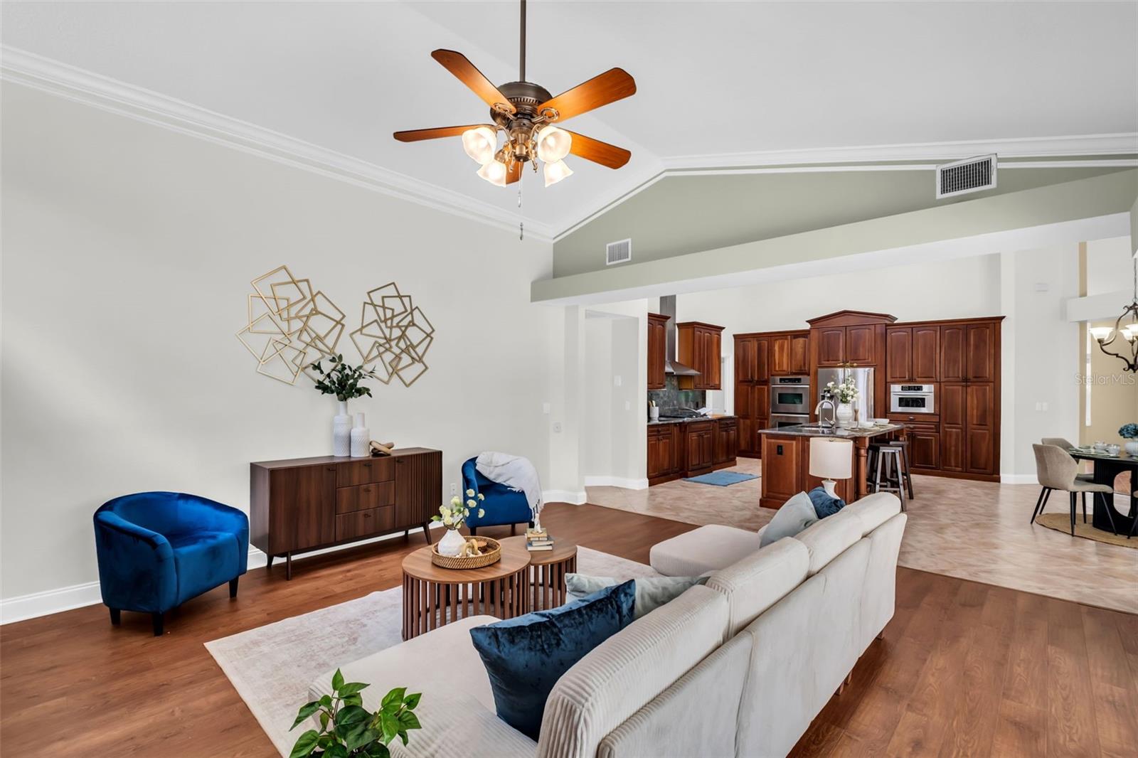 1404 EAST LAKE WOODLANDS PKWY