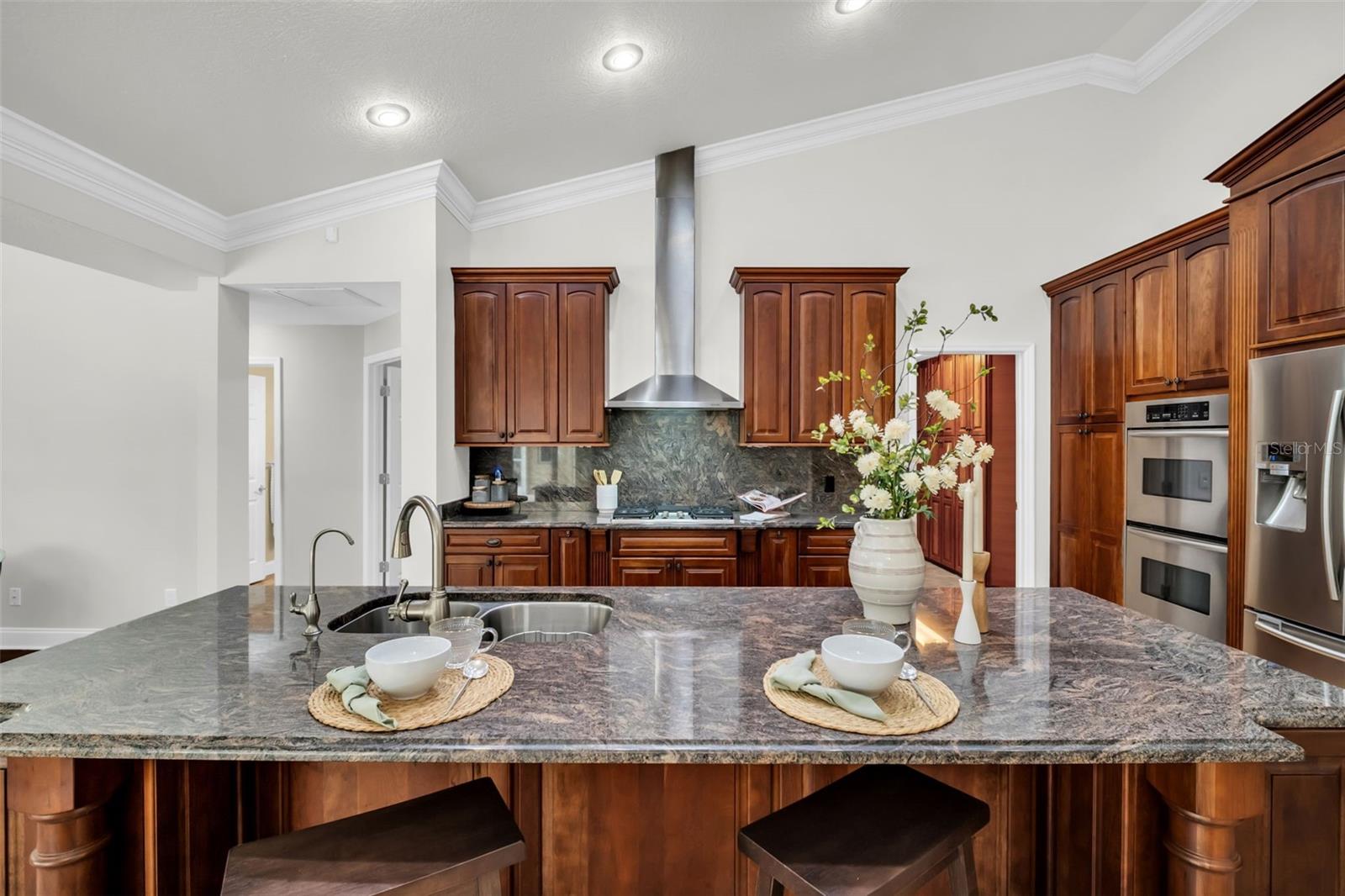 1404 EAST LAKE WOODLANDS PKWY