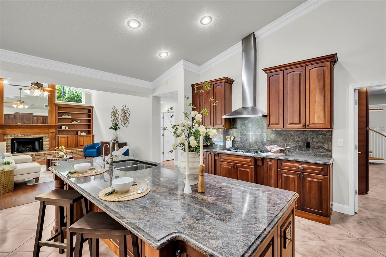 1404 EAST LAKE WOODLANDS PKWY