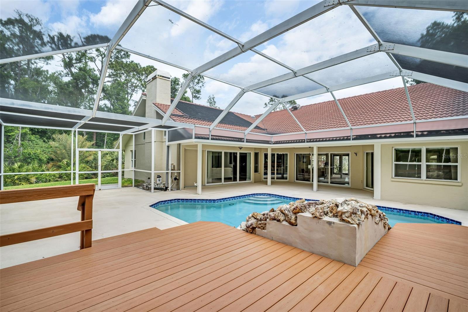 1404 EAST LAKE WOODLANDS PKWY