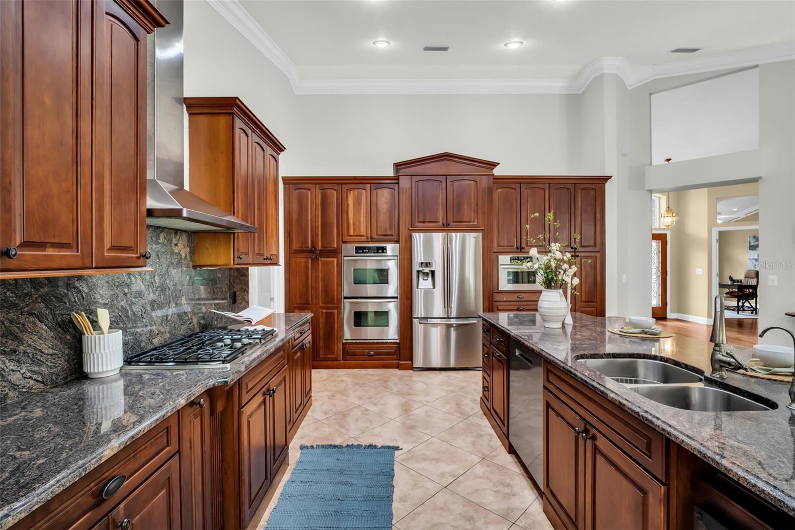 1404 EAST LAKE WOODLANDS PKWY