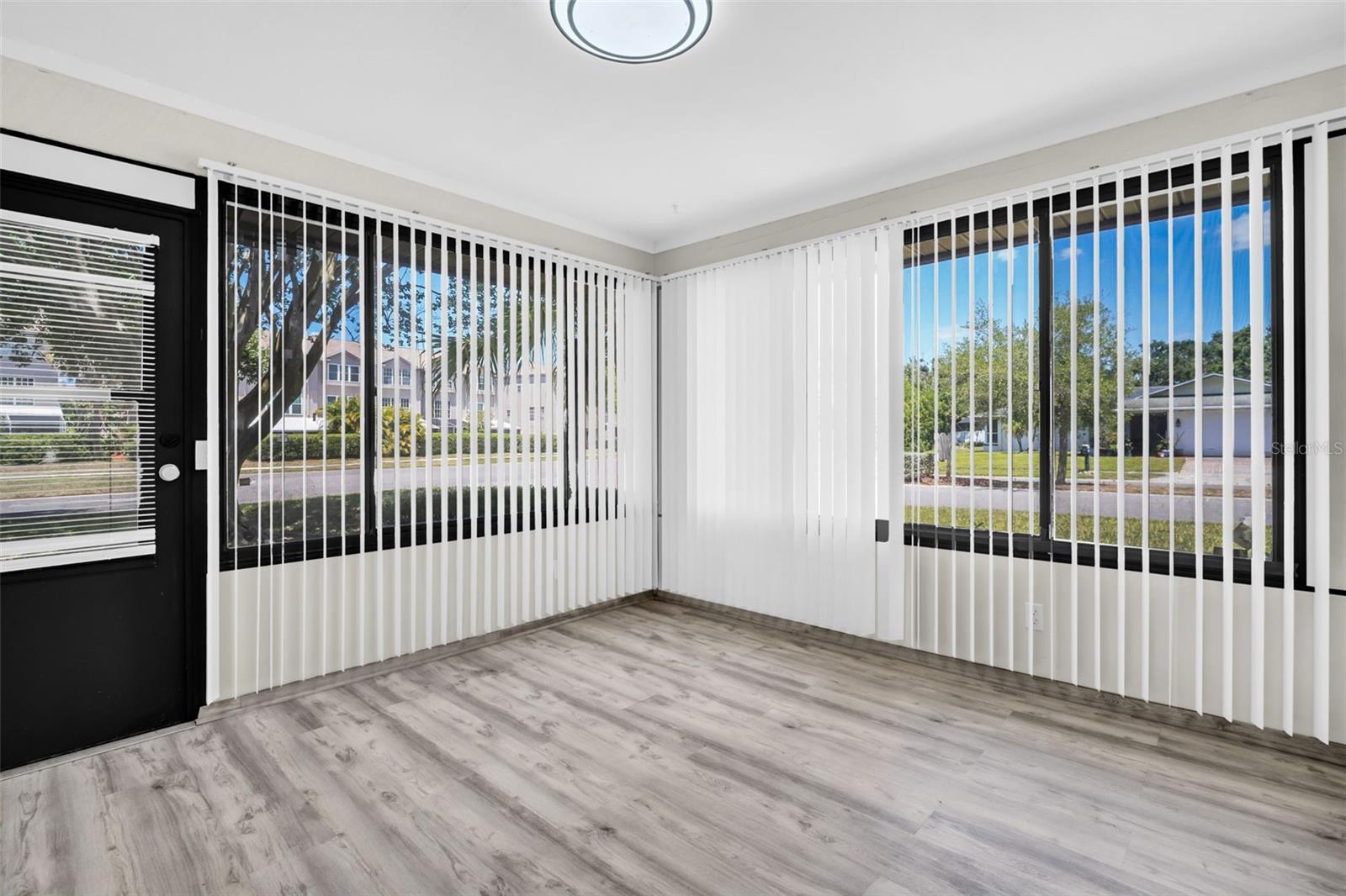 2765 COUNTRYSIDE BLVD #104