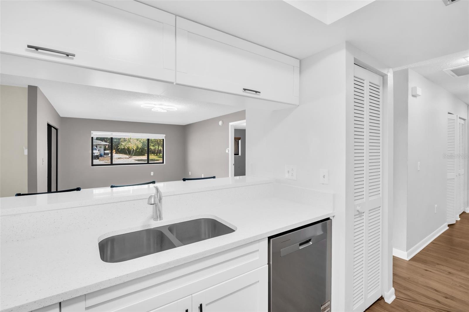 2765 COUNTRYSIDE BLVD #104