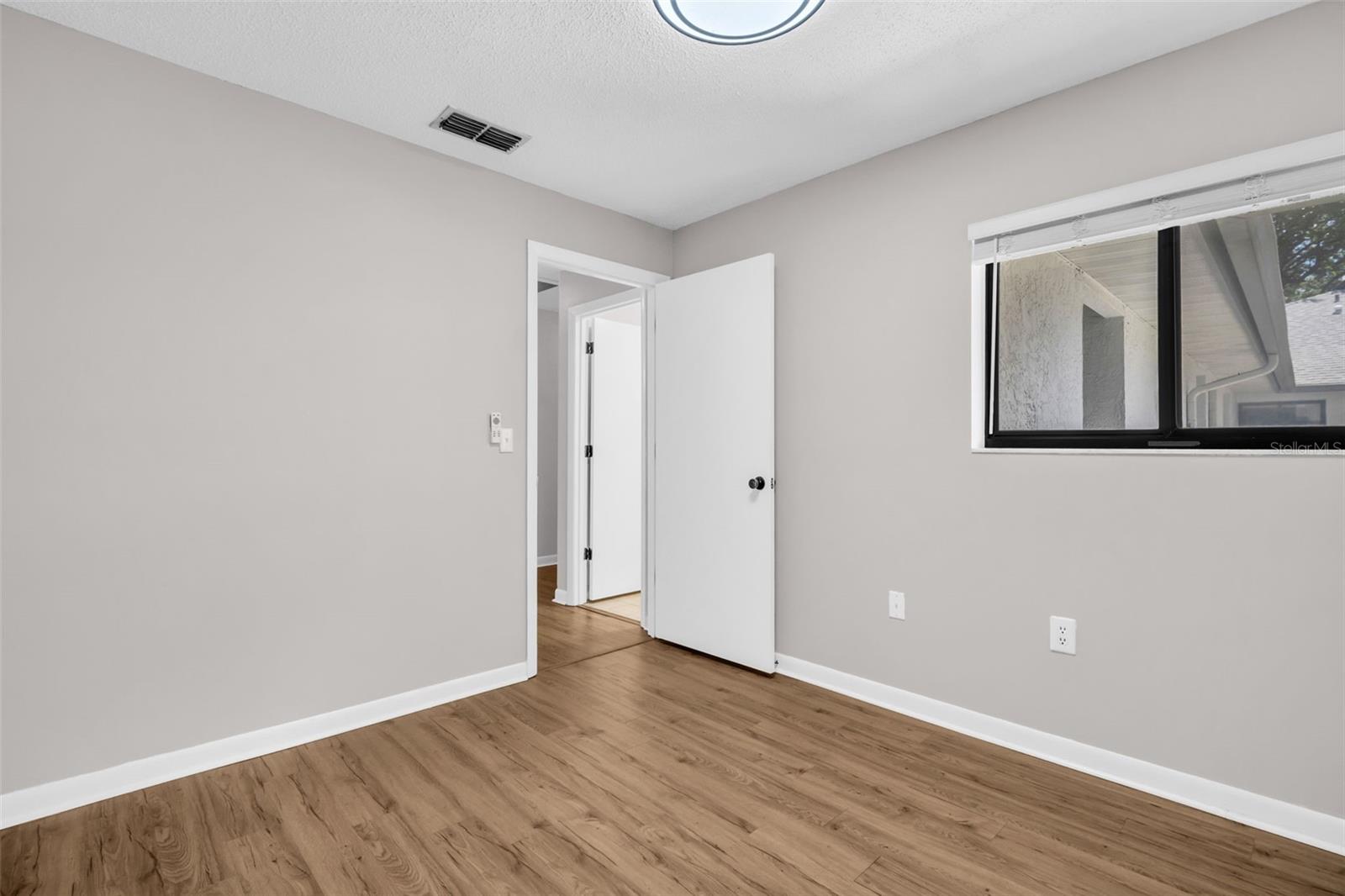 2765 COUNTRYSIDE BLVD #104