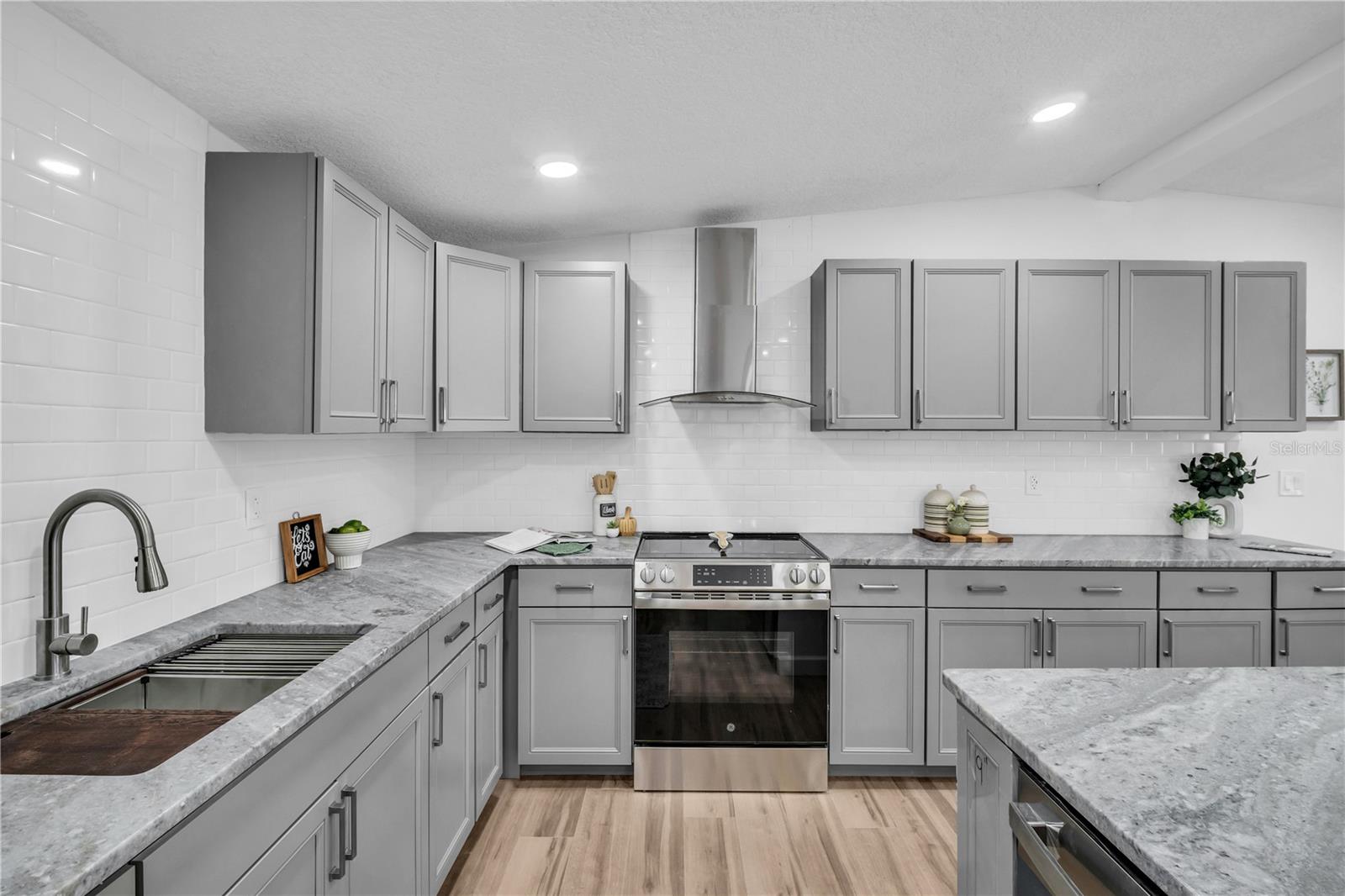 193 BLUE MARLIN DR