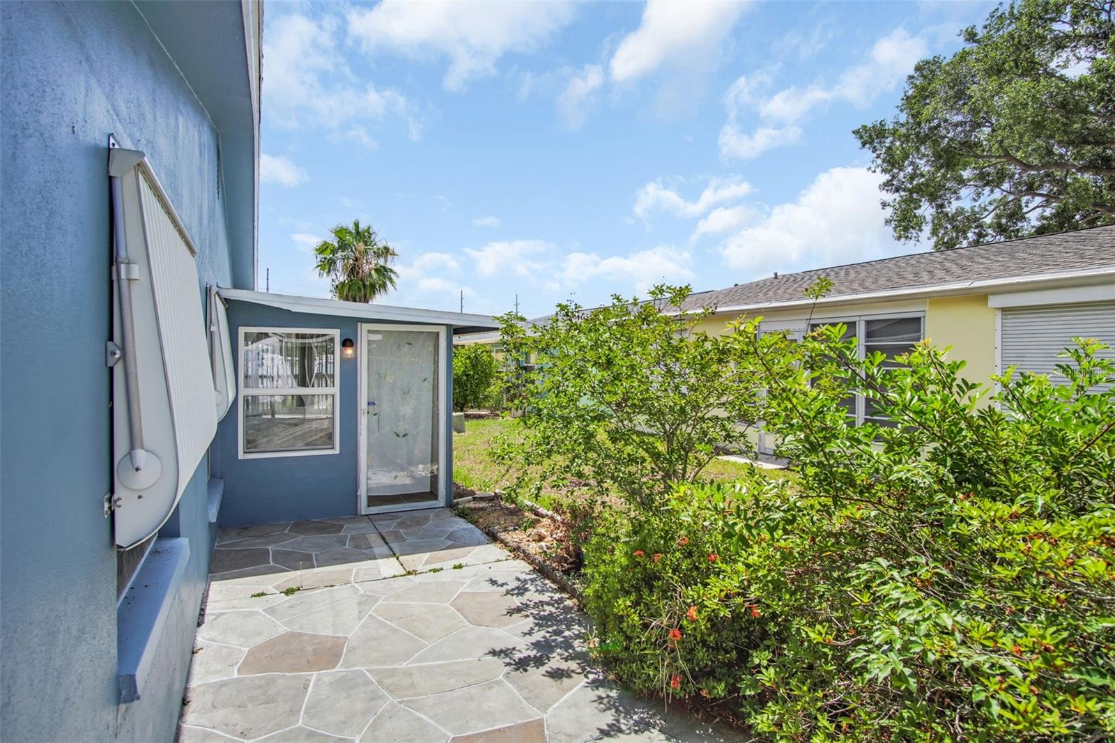 1009 CRANE CT