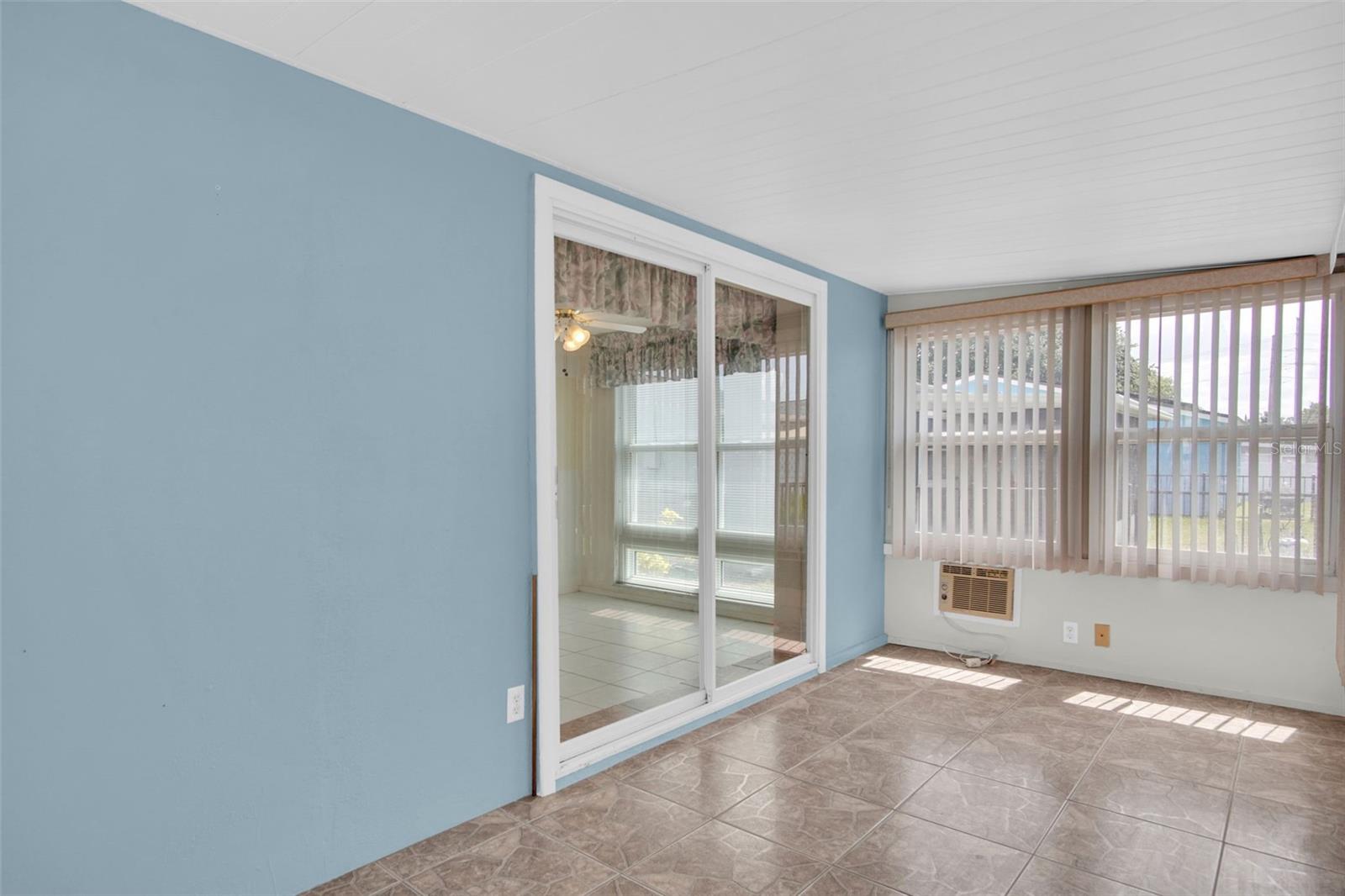 1009 CRANE CT