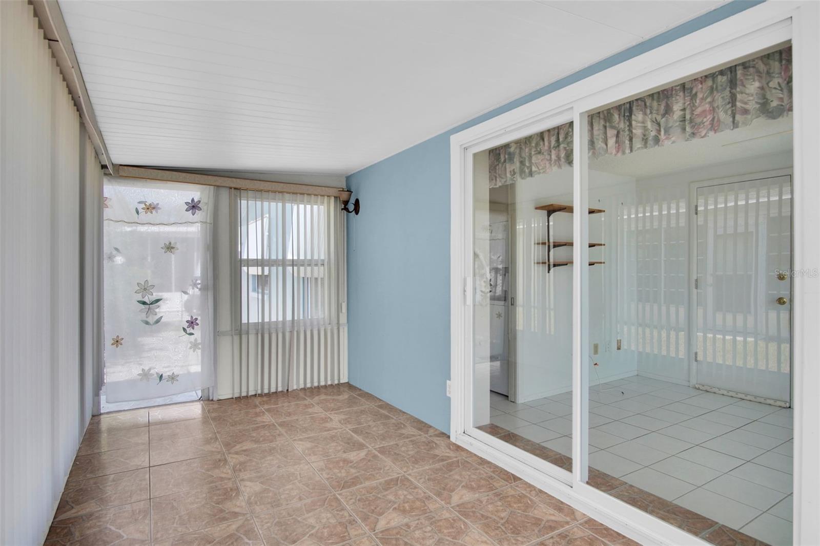 1009 CRANE CT