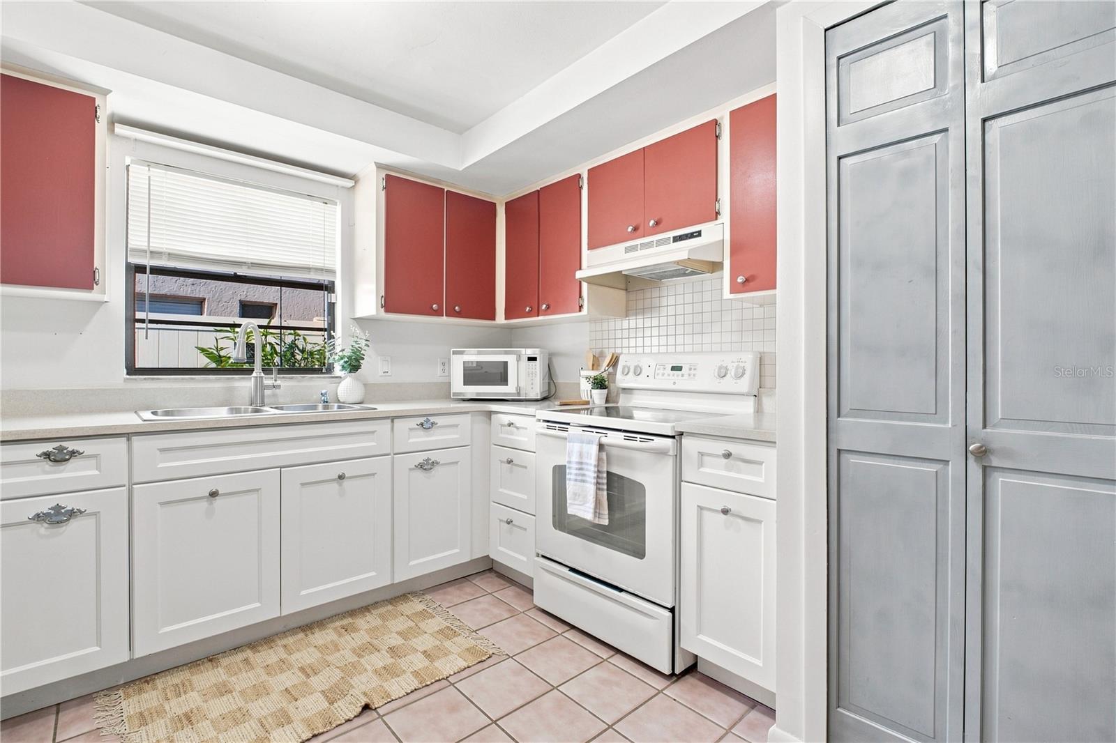 6803 LONGPOINTE WAY