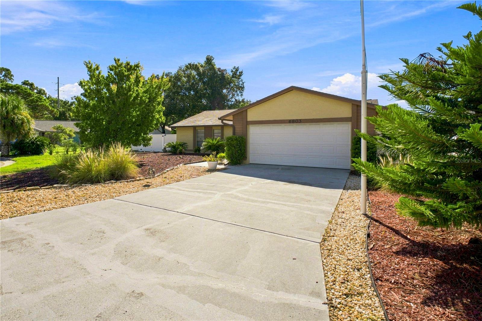 6803 LONGPOINTE WAY