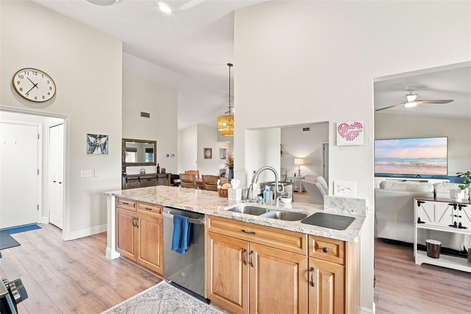 1236 FLORA VISTA ST