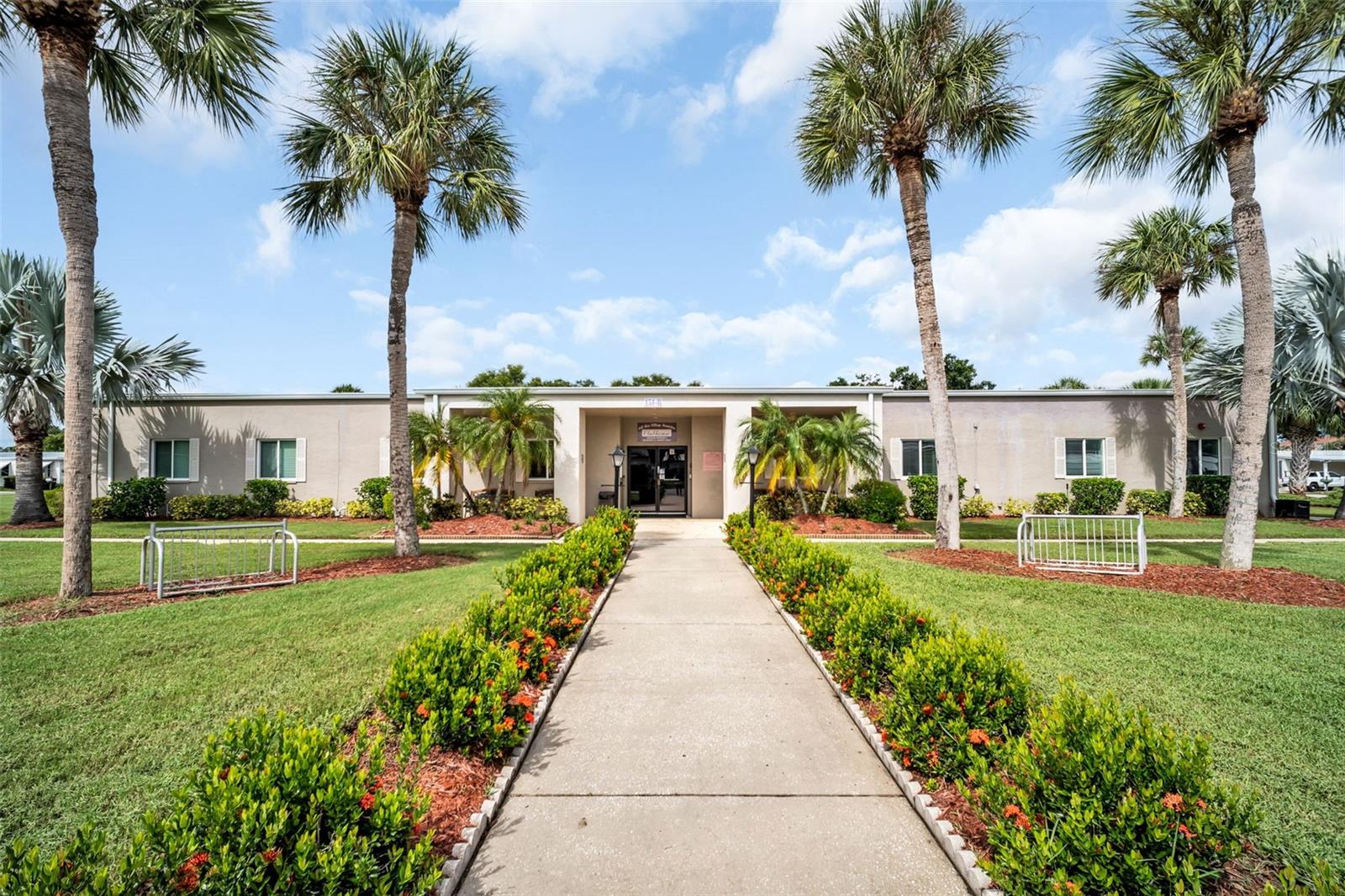 428 PELICAN DR S