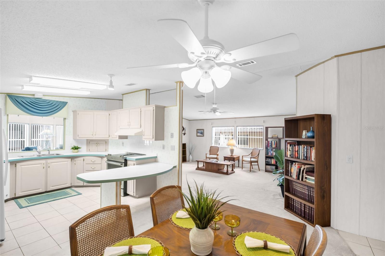 428 PELICAN DR S