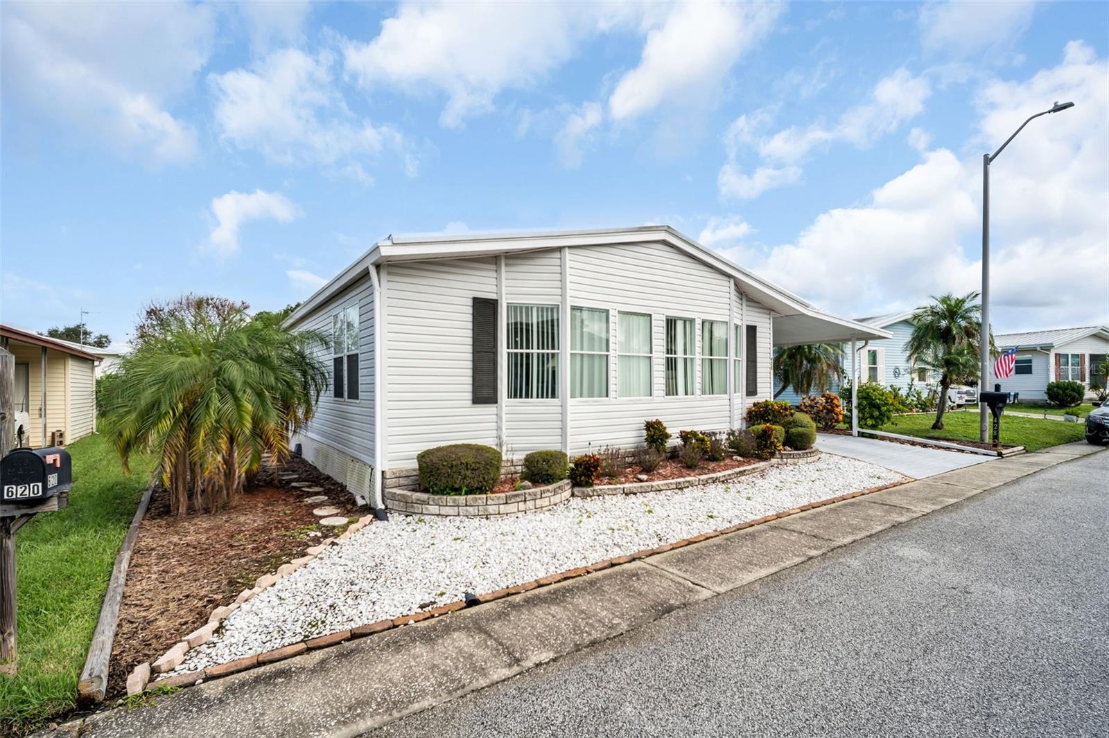428 PELICAN DR S
