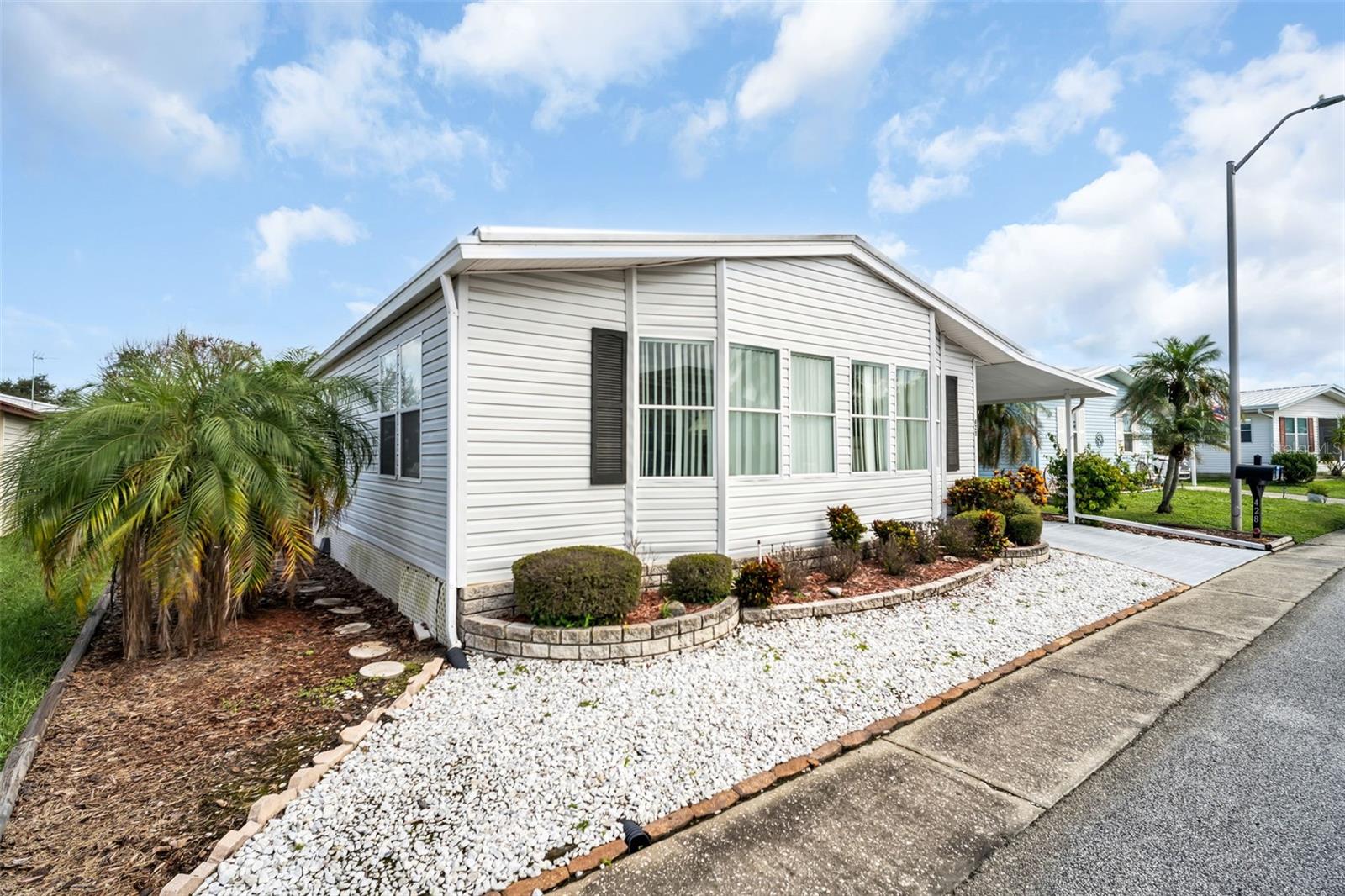 428 PELICAN DR S