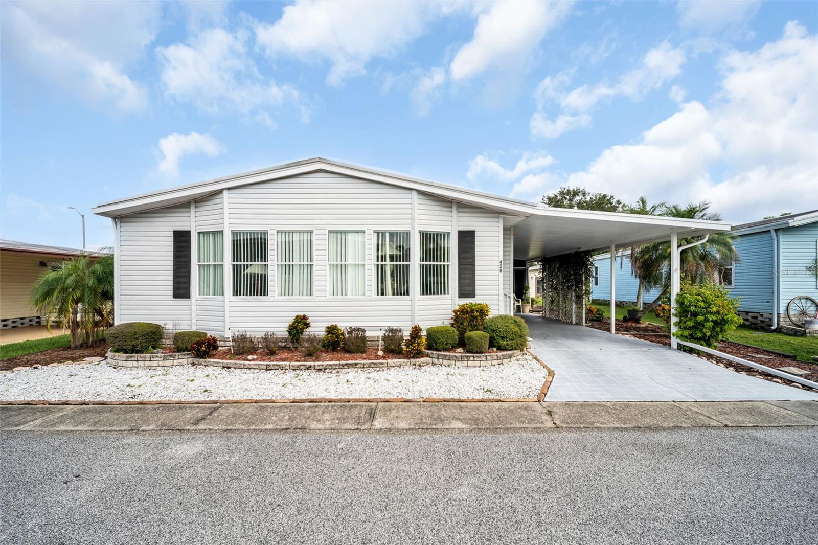 428 PELICAN DR S
