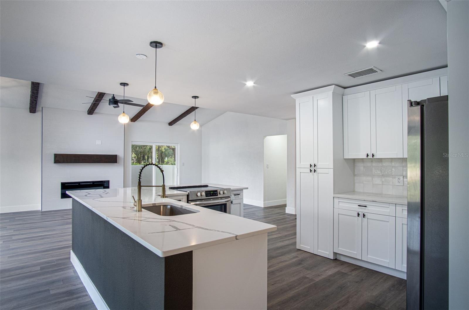 310 HOLLY HILL RD