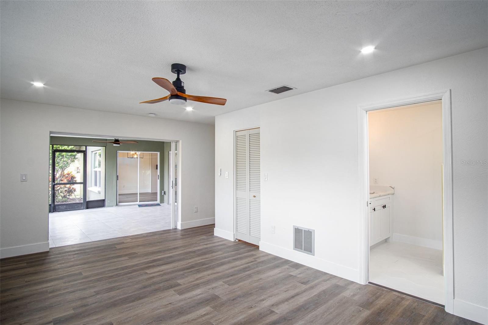 310 HOLLY HILL RD