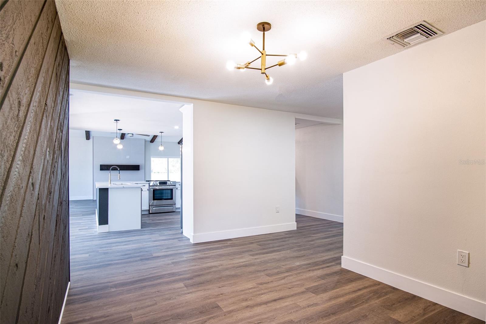 310 HOLLY HILL RD