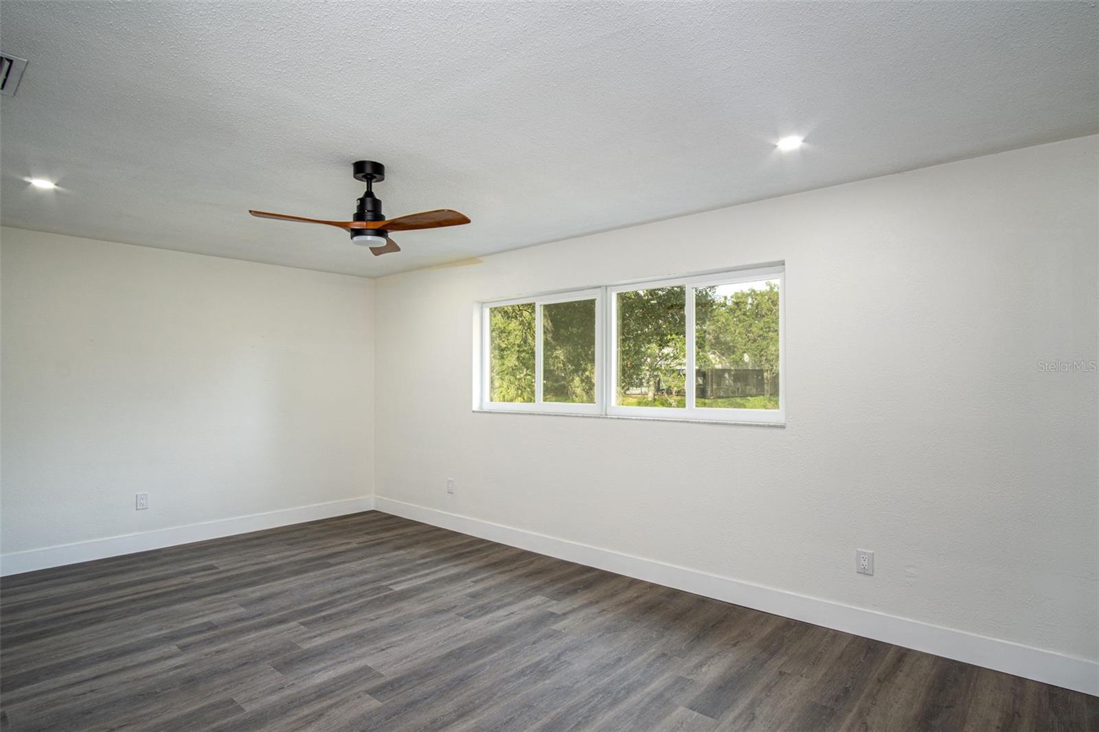 310 HOLLY HILL RD