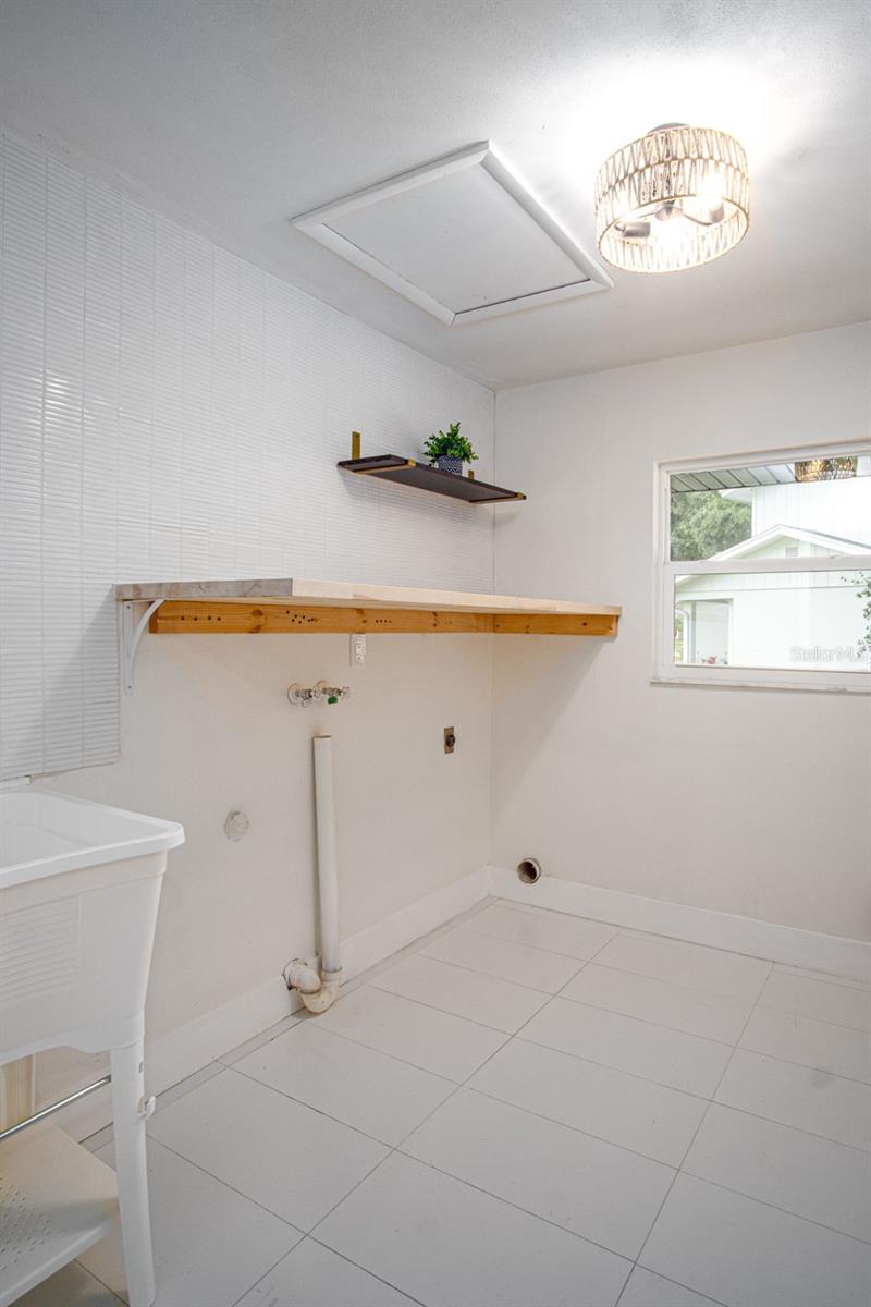 310 HOLLY HILL RD