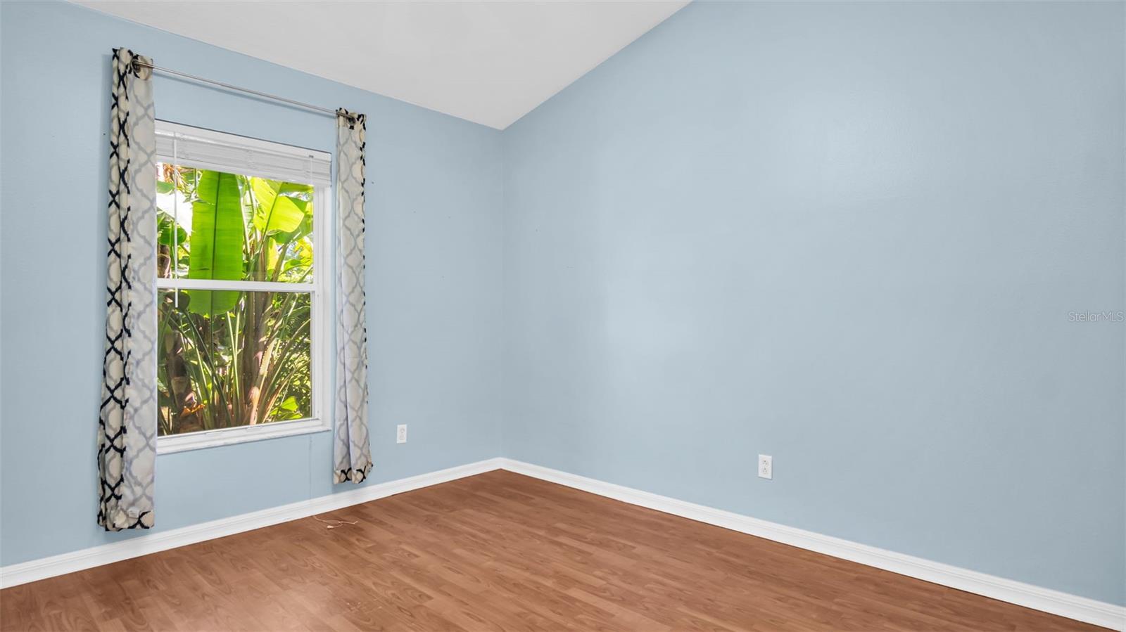 16306 NIKKI LN