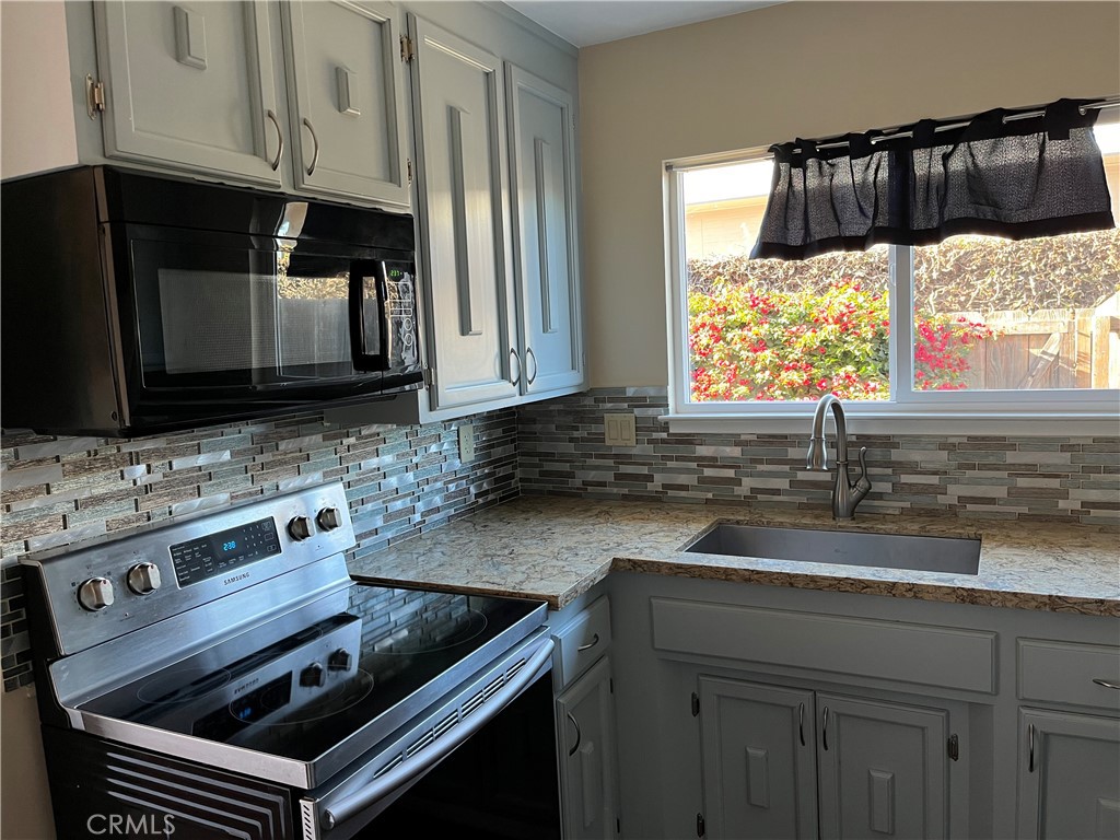 637 Carmelita Drive Unit: 7