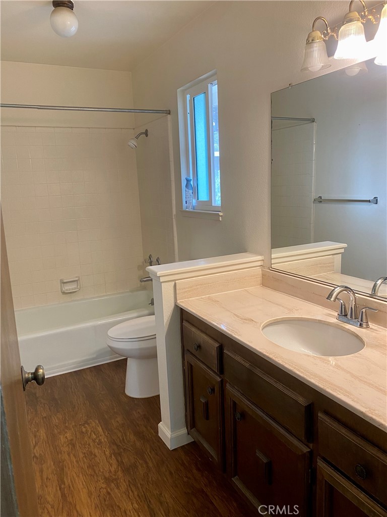 637 Carmelita Drive Unit: 7