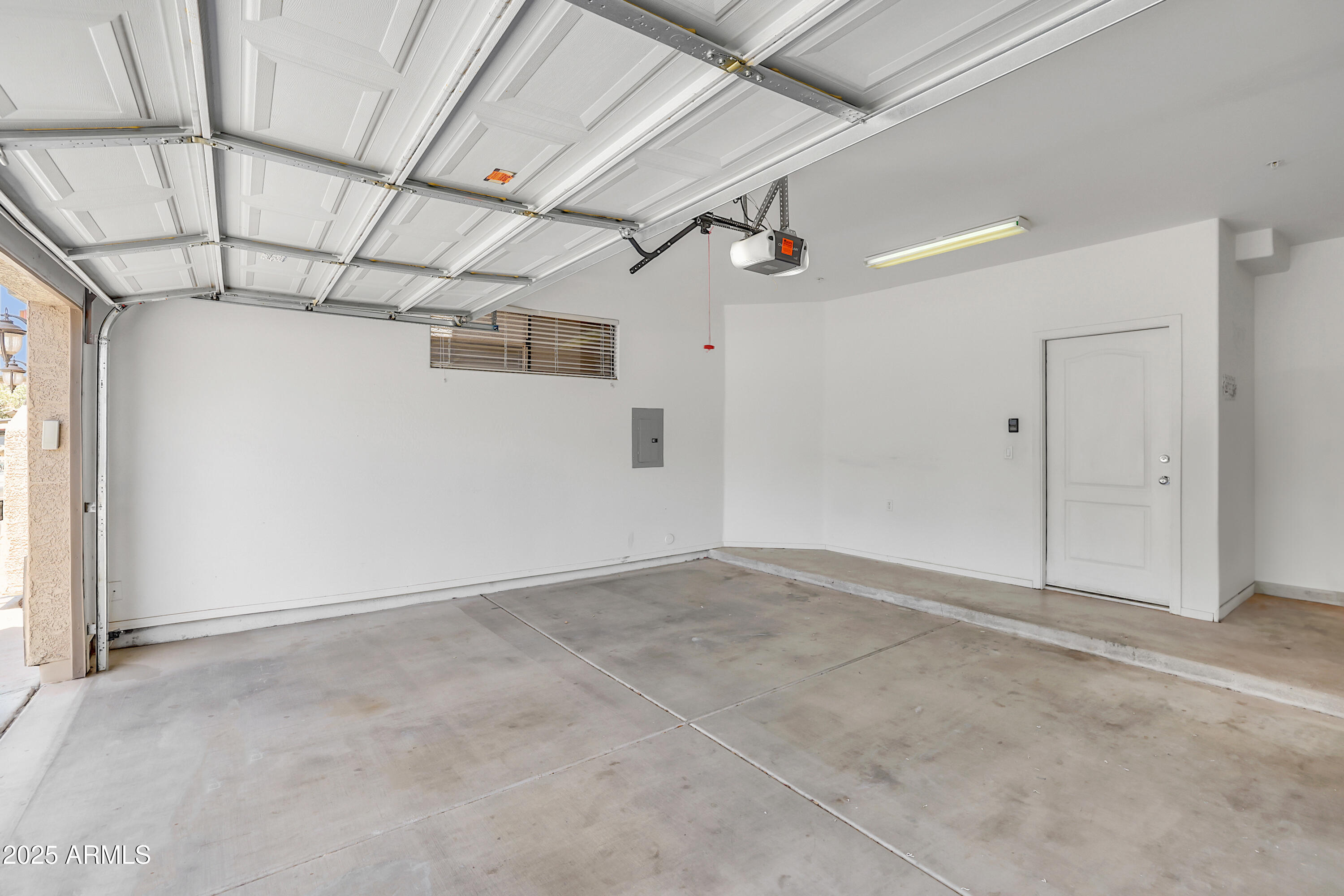 705 W QUEEN CREEK Road, 1201