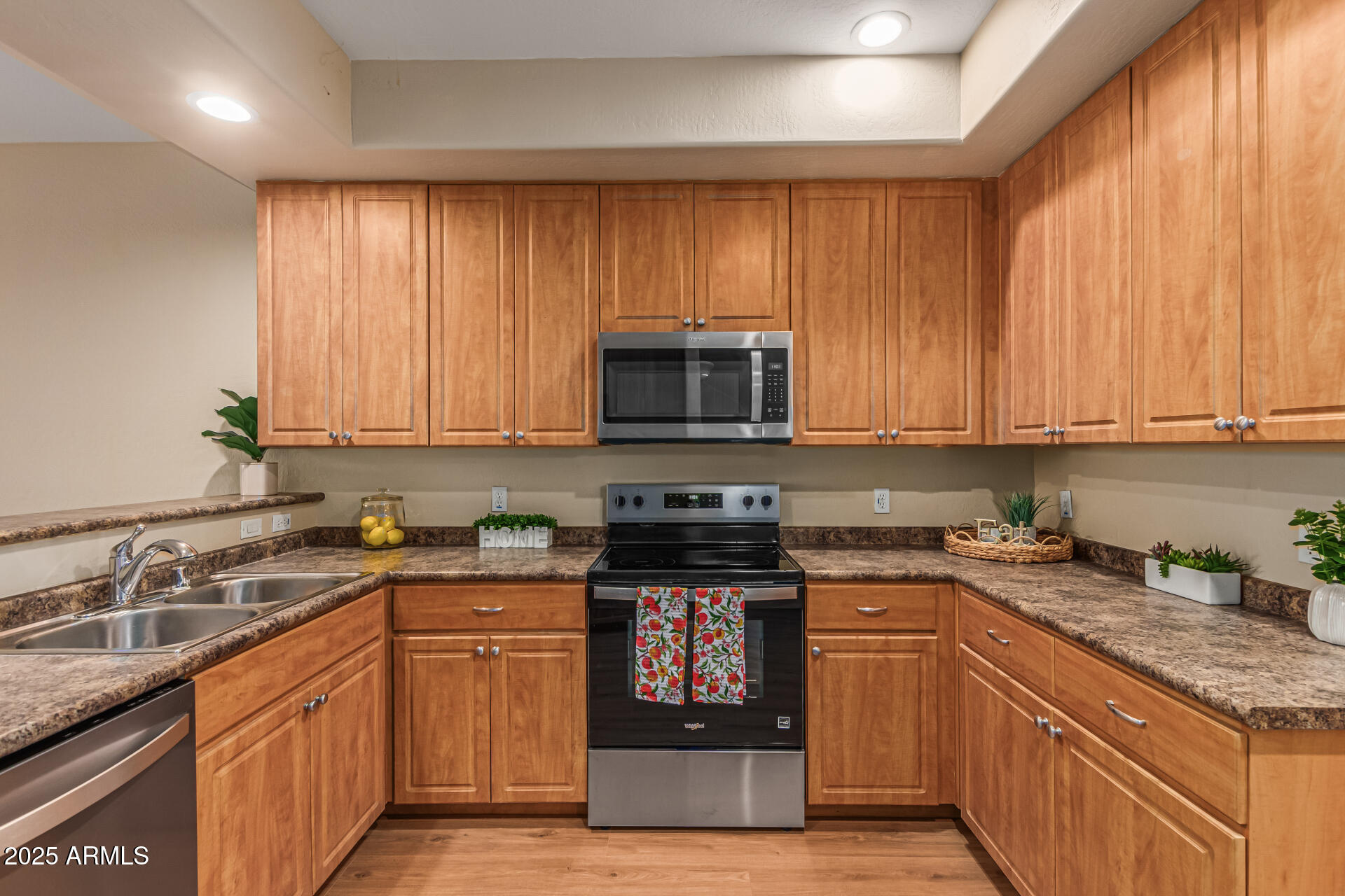 705 W QUEEN CREEK Road, 1201