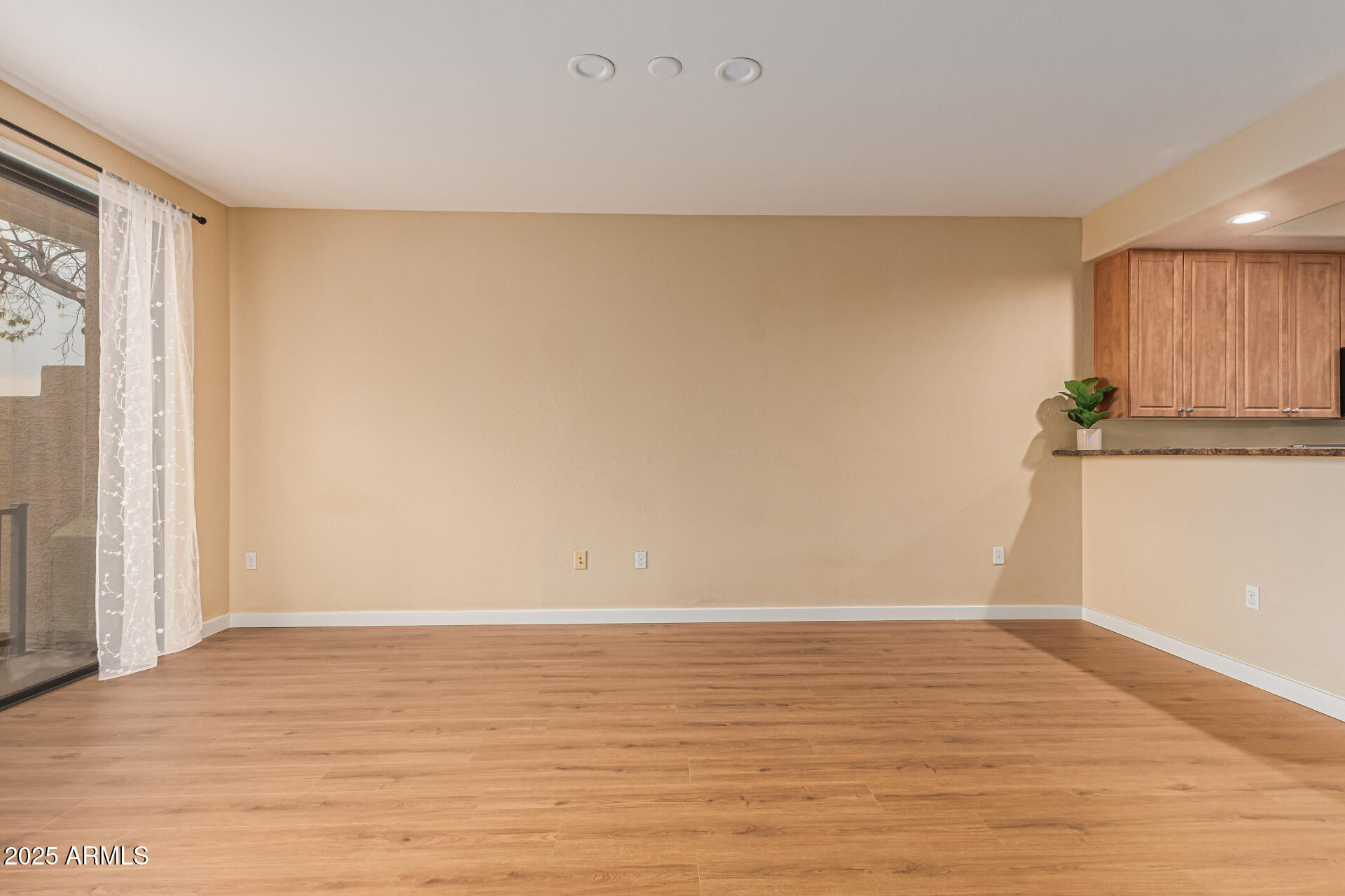 705 W QUEEN CREEK Road, 1201