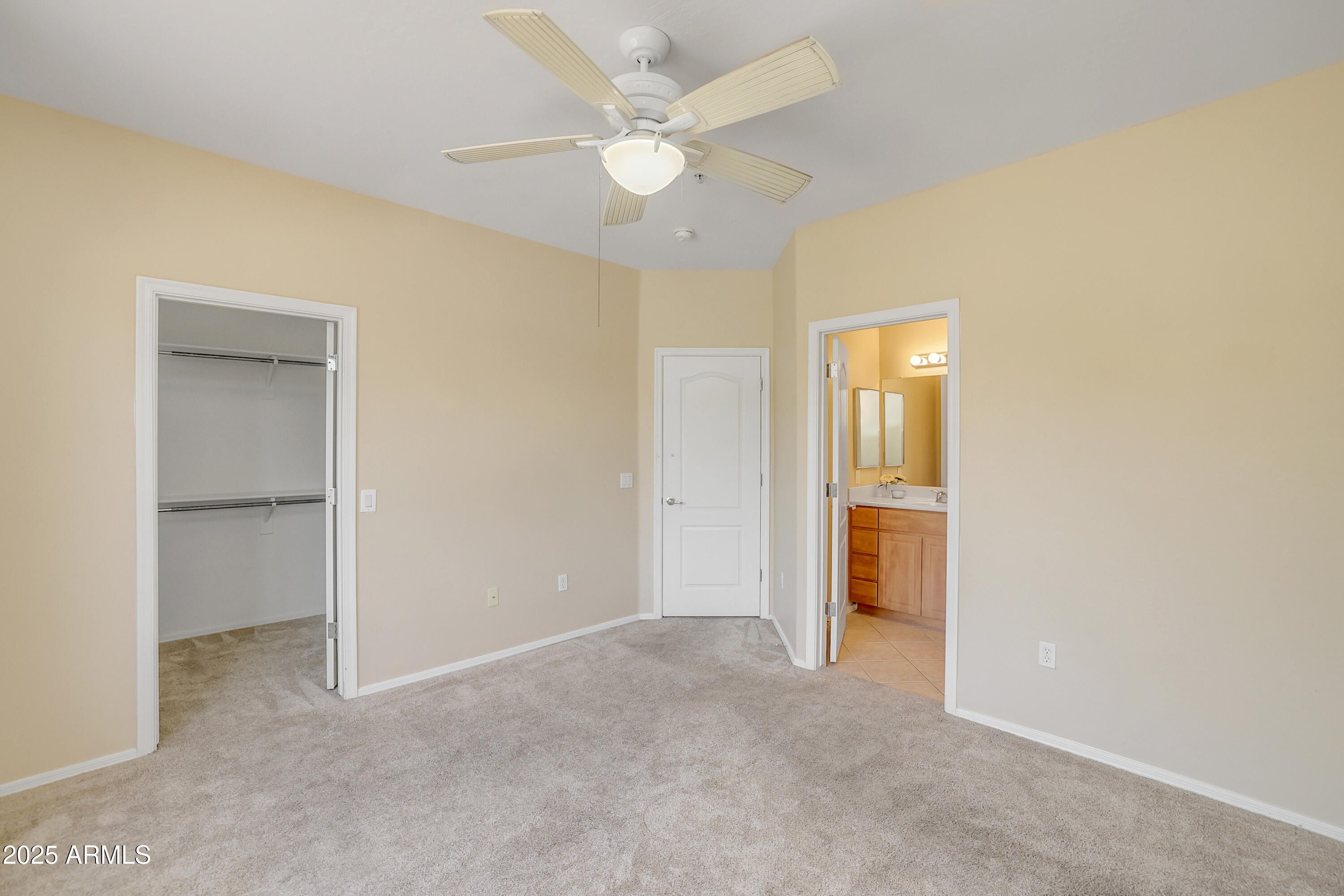 705 W QUEEN CREEK Road, 1201