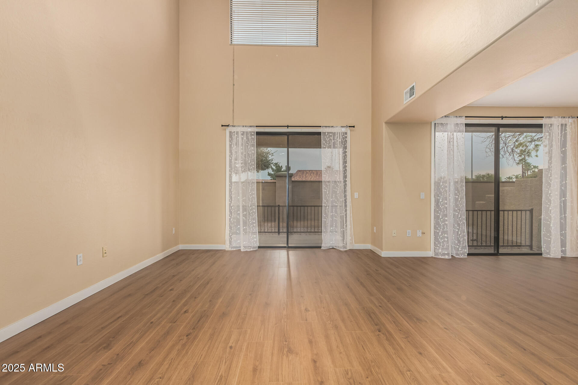 705 W QUEEN CREEK Road, 1201