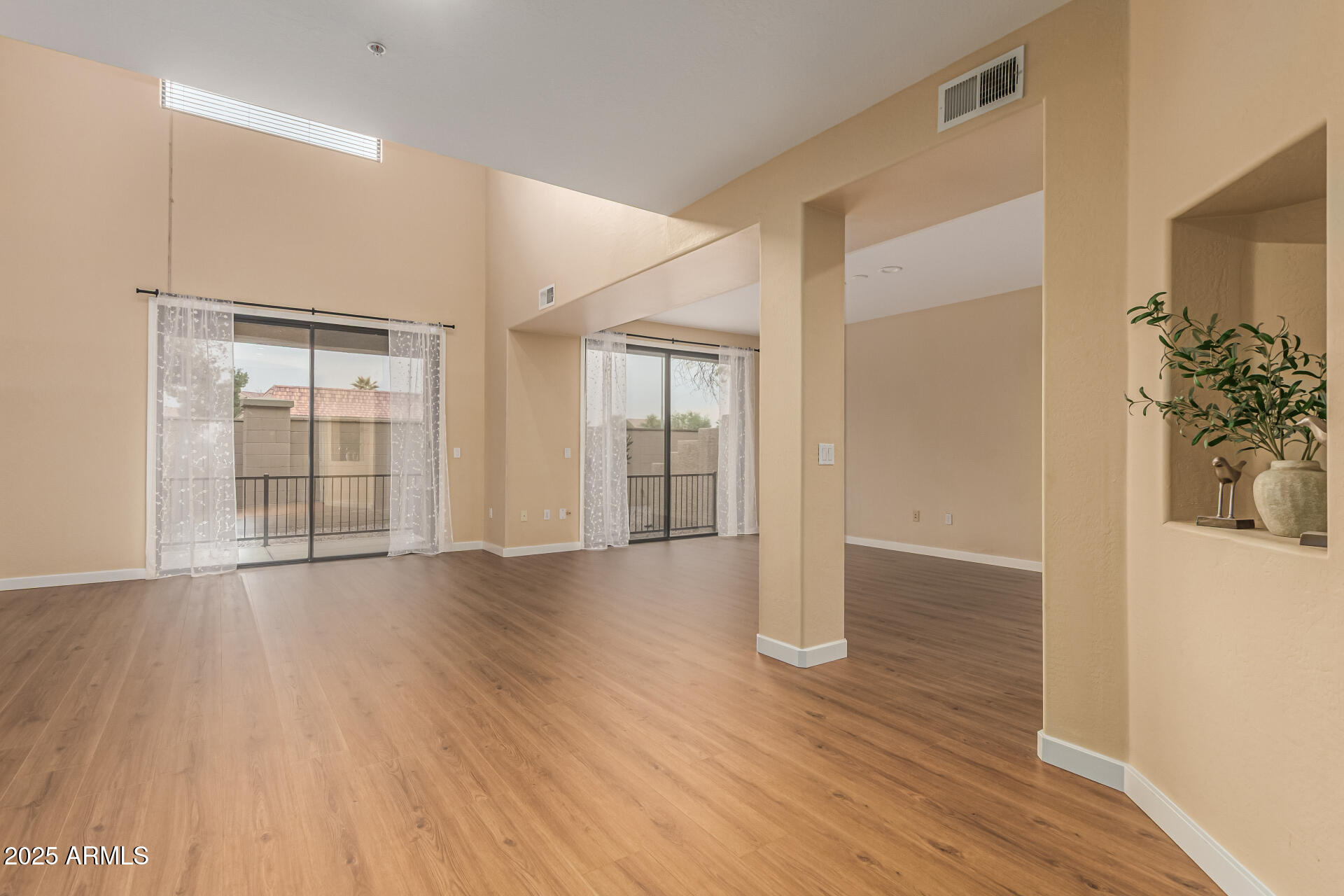 705 W QUEEN CREEK Road, 1201