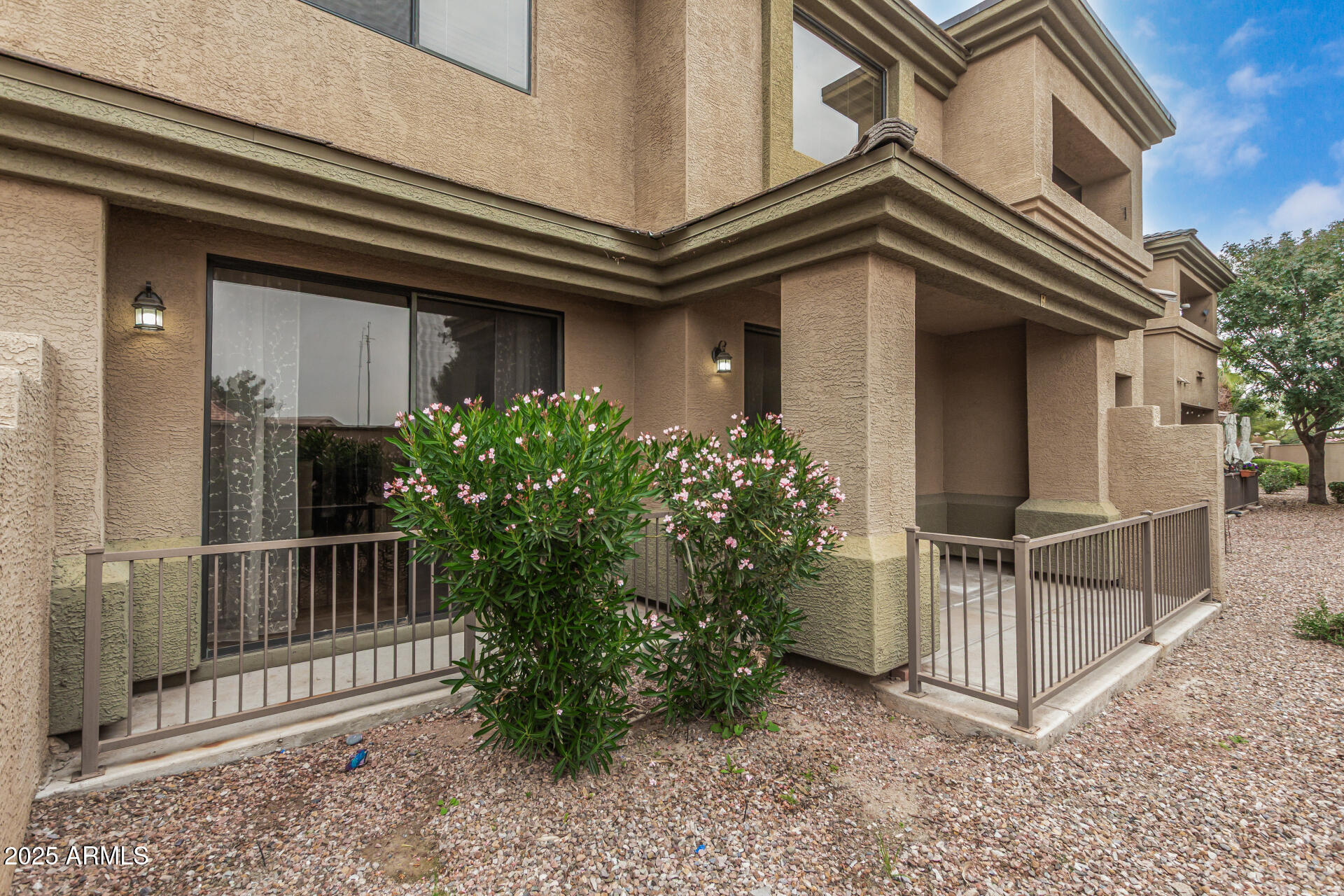 705 W QUEEN CREEK Road, 1201