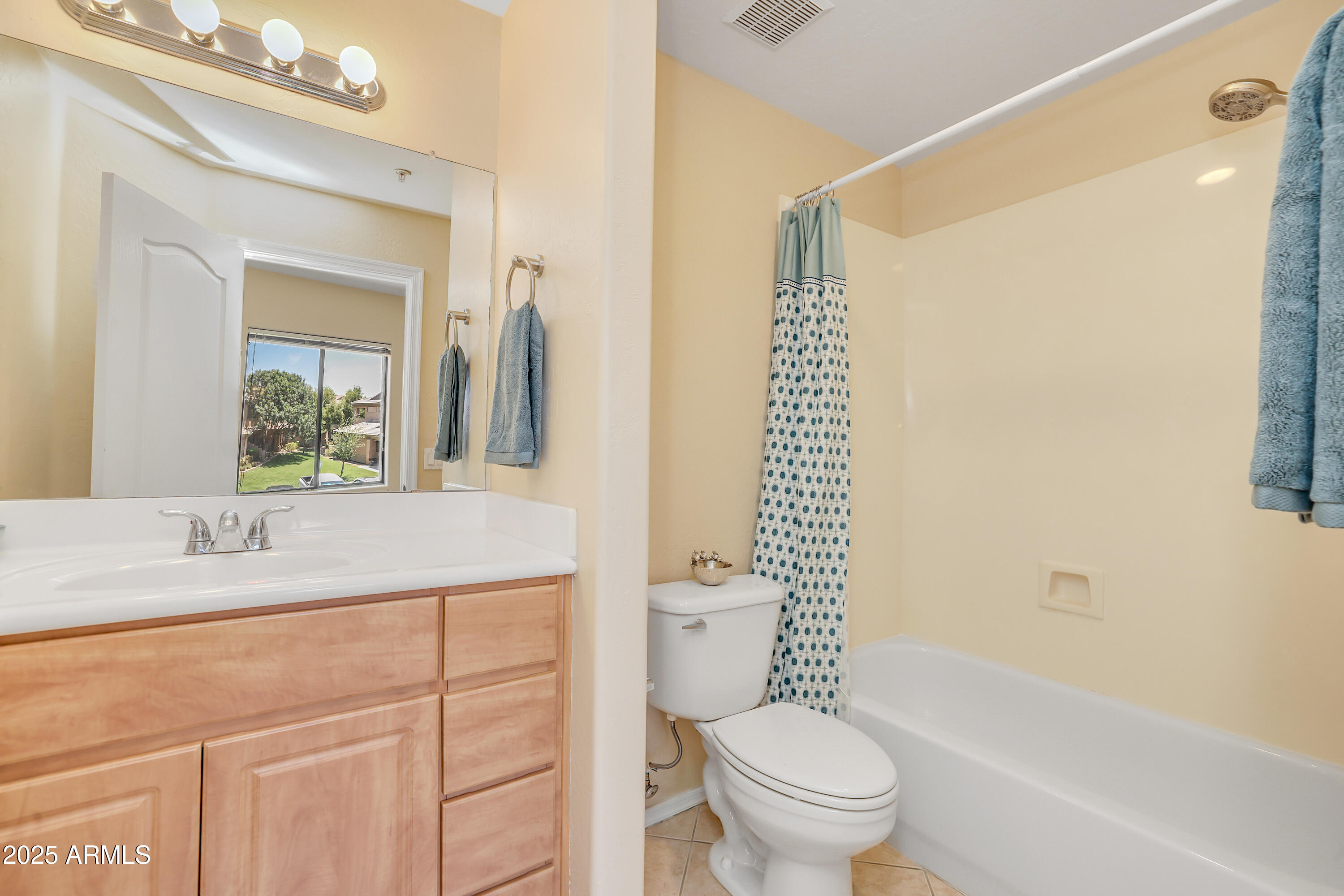 705 W QUEEN CREEK Road, 1201