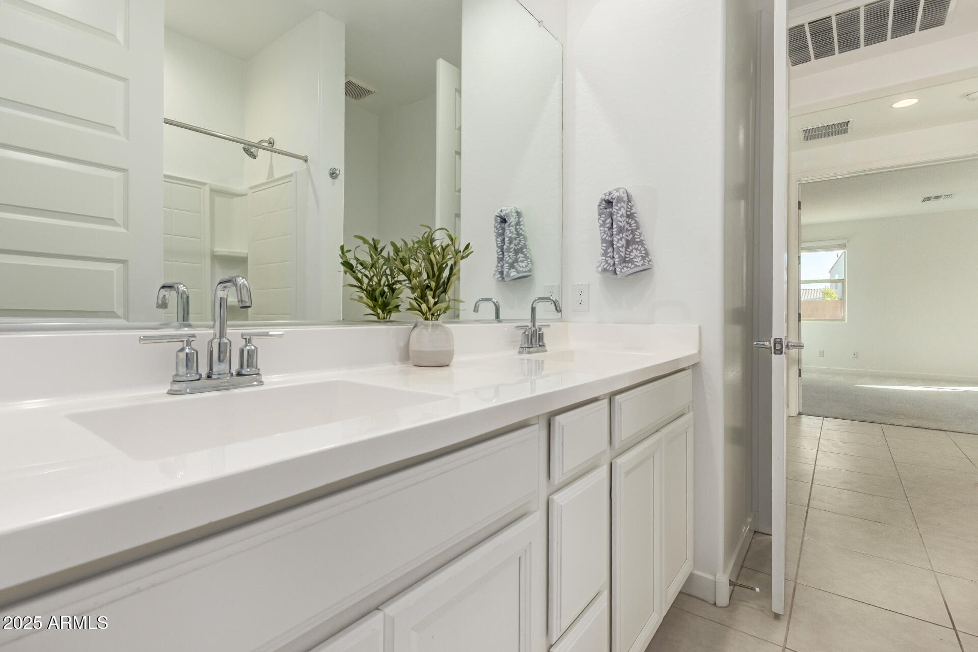 12521 W MORTEN Avenue